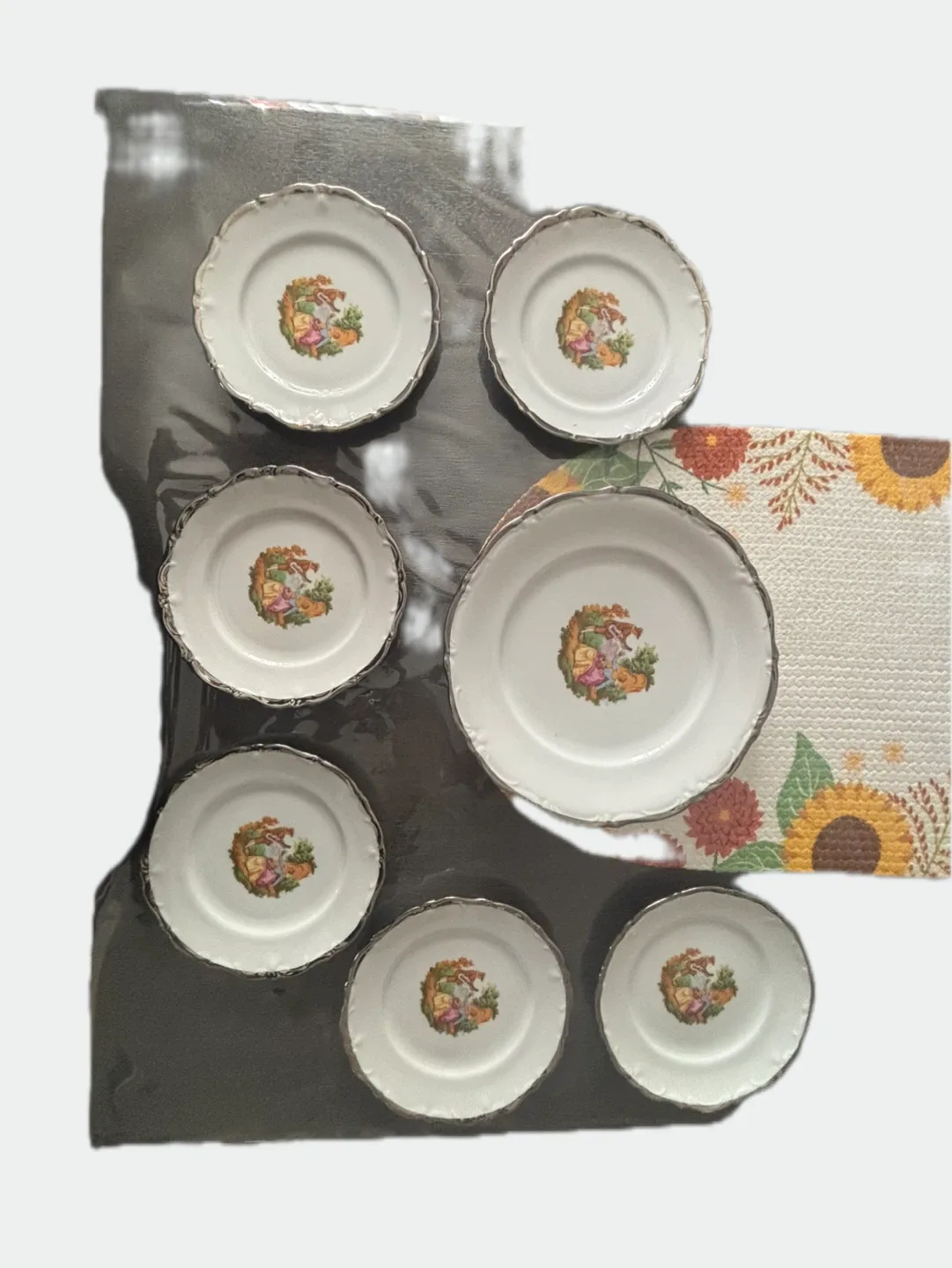 Vintage Floral Plates Set thumbnail