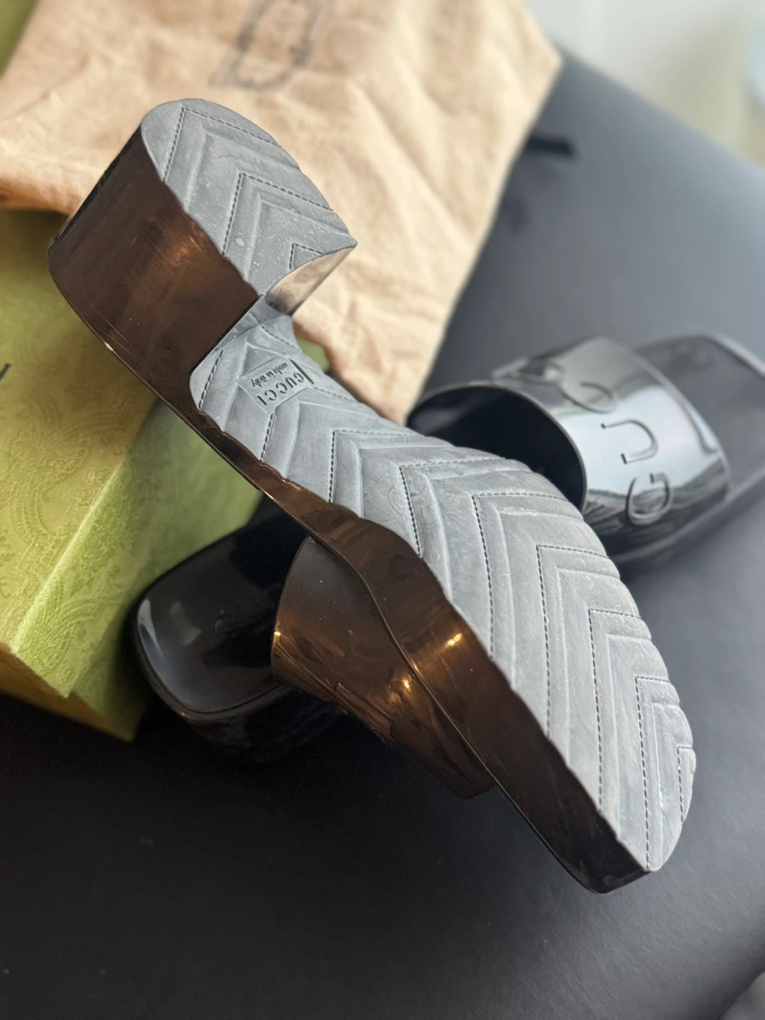 Gucci Black Rubber Slide Sandal Size 40 - photo 2