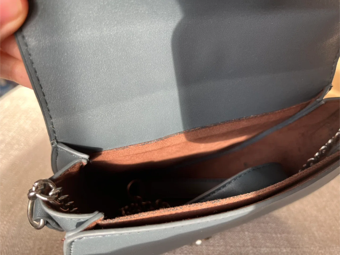 Blue Crossbody Bag with Silver Chain image indicator(3)