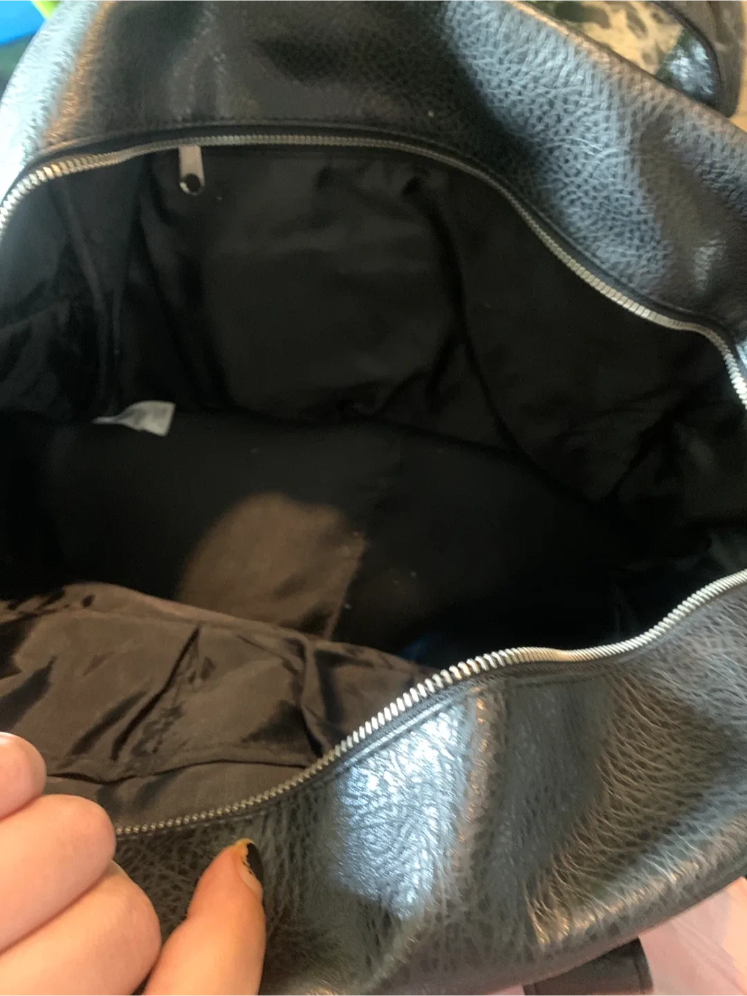 La Senza Spirit Black Duffle Bag image indicator(3)