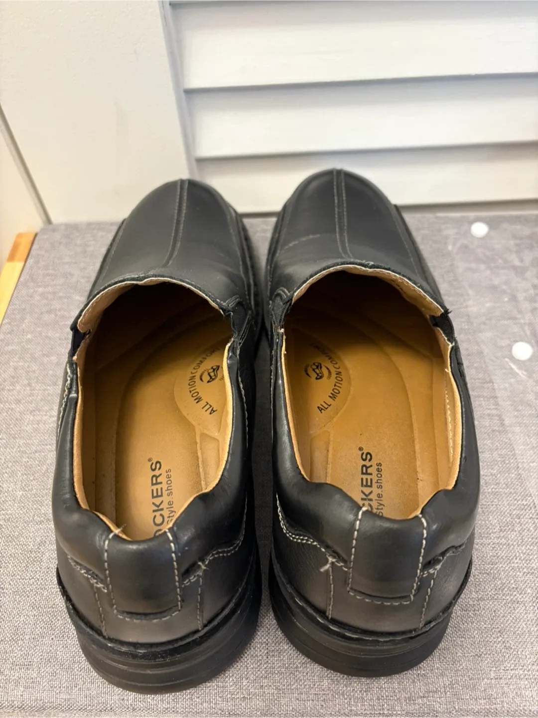 Dockers ProStyle Black Leather Slip-On Shoes image indicator(2)