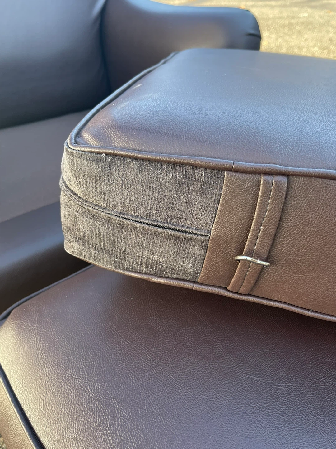 Modern  Accent Chair w/ ottoman Like New - photo 4