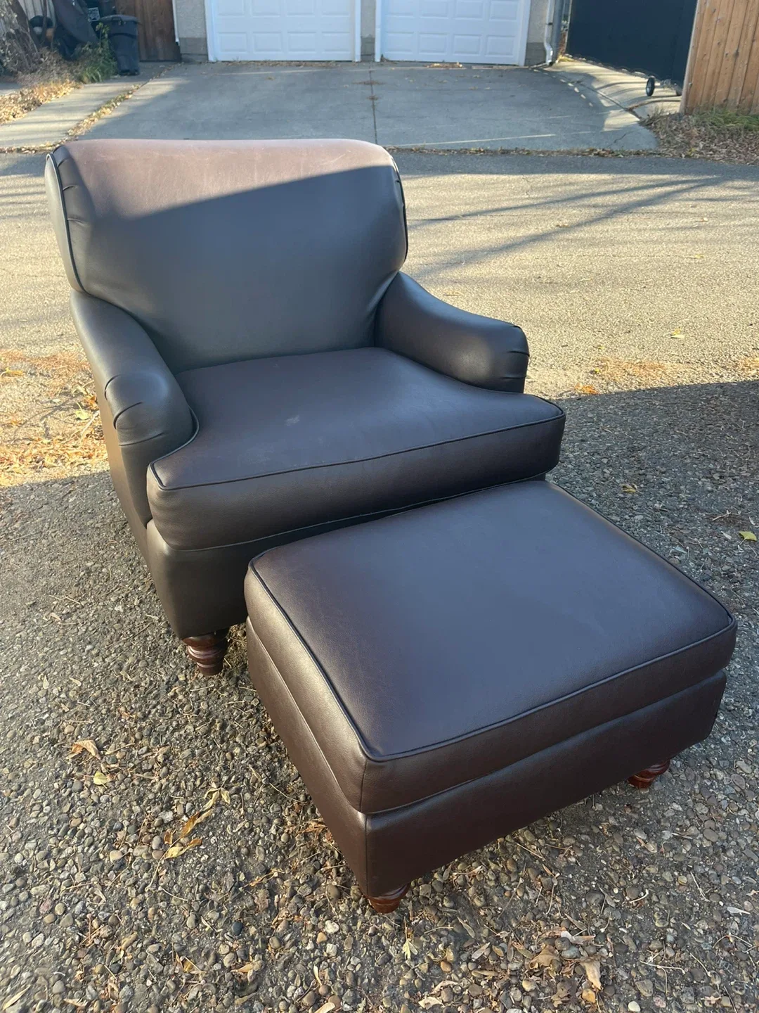 Modern  Accent Chair w/ ottoman Like New image indicator(2)