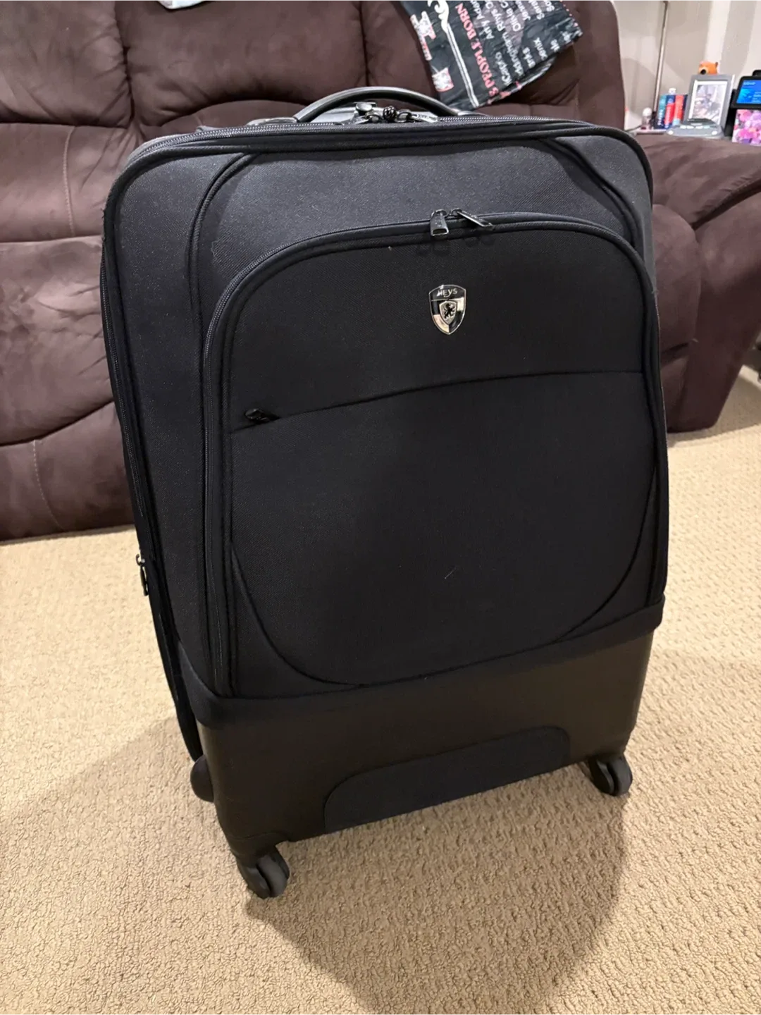 Heys Black Rolling Suitcase image indicator(2)