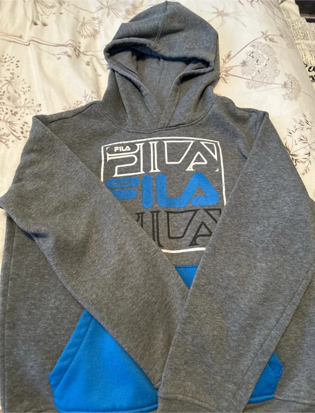 Fila Hoodie & Roots Sweatpants Set image indicator(3)