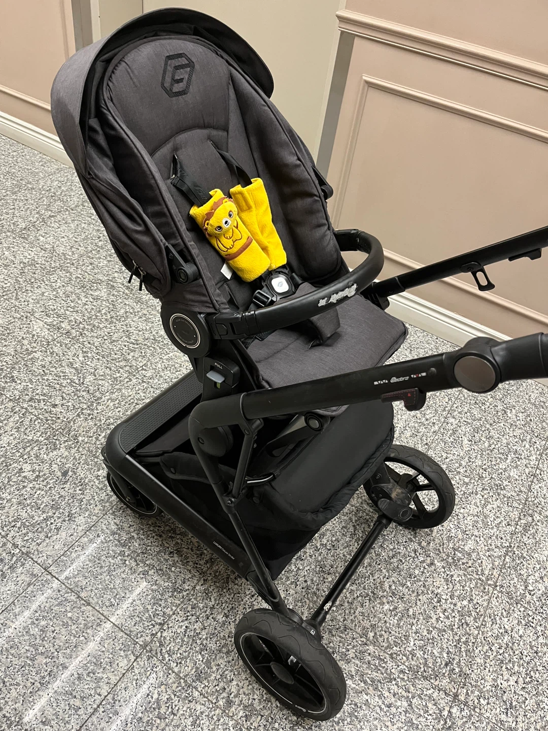 baby stroller- Grey