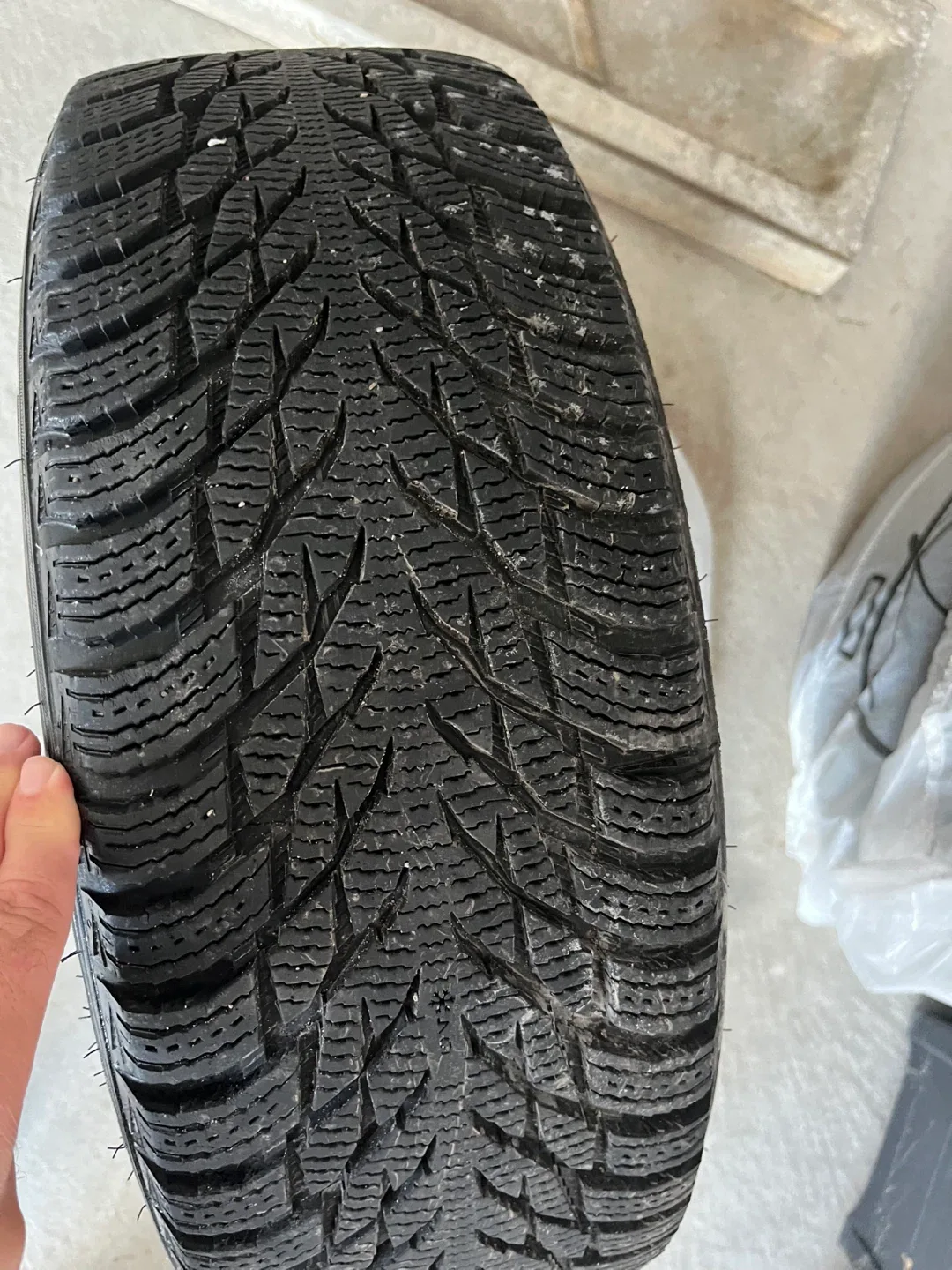 Nokian Hakkapeliitta R3 Studless Winter Tire 205/60R16 image indicator(2)