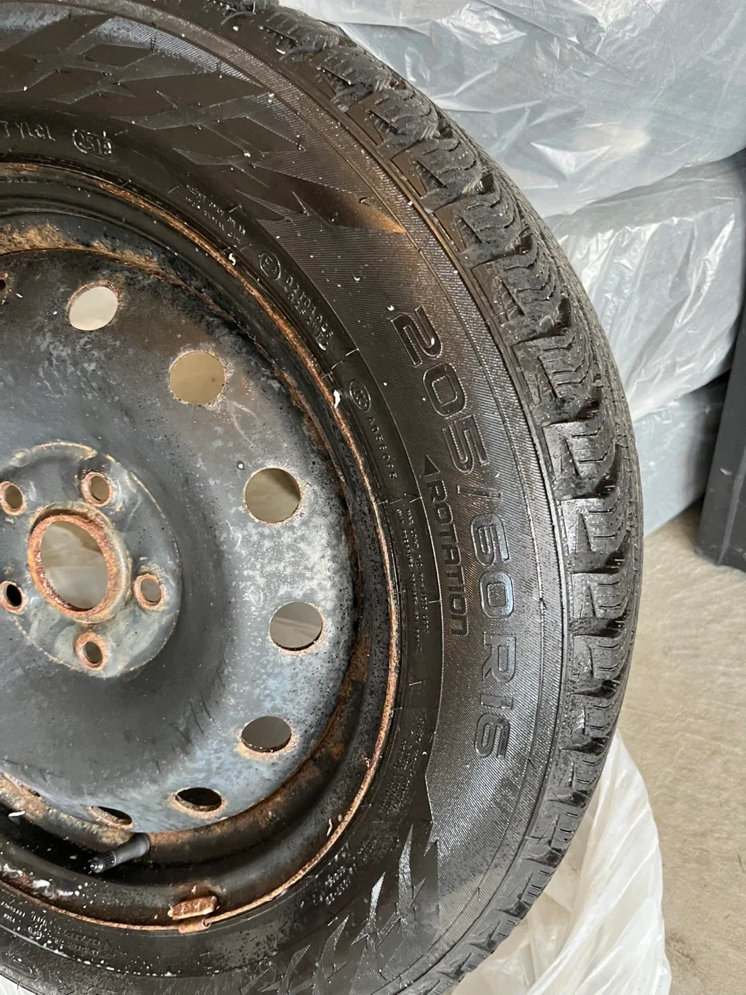 Nokian Hakkapeliitta R3 Studless Winter Tire 205/60R16 image indicator(4)