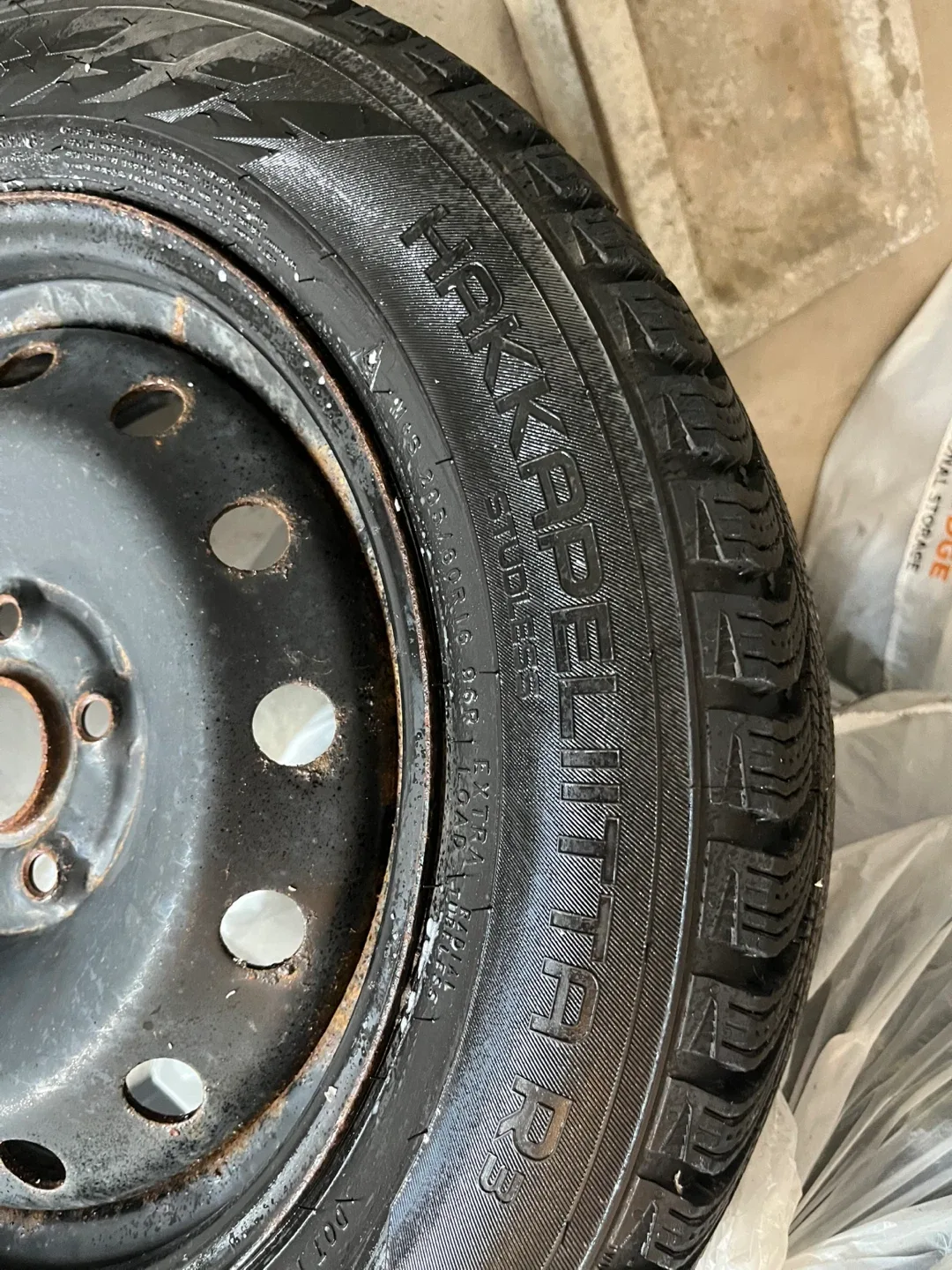 Nokian Hakkapeliitta R3 Studless Winter Tire 205/60R16 image indicator(3)