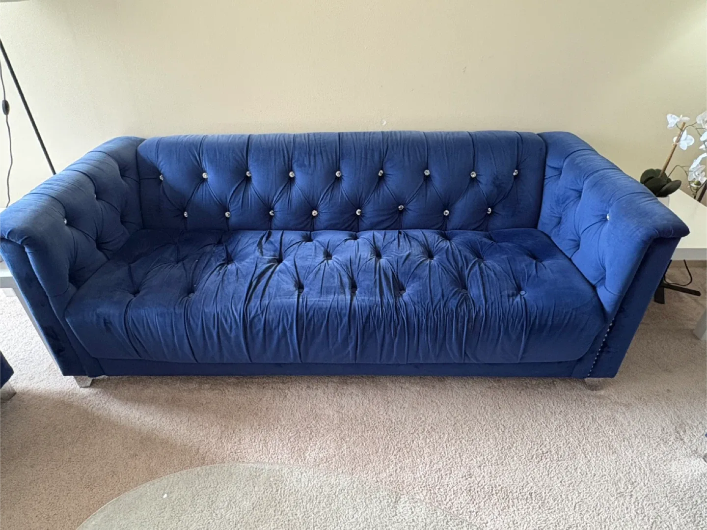 Blue Velvet Chesterfield Sofa image indicator(2)