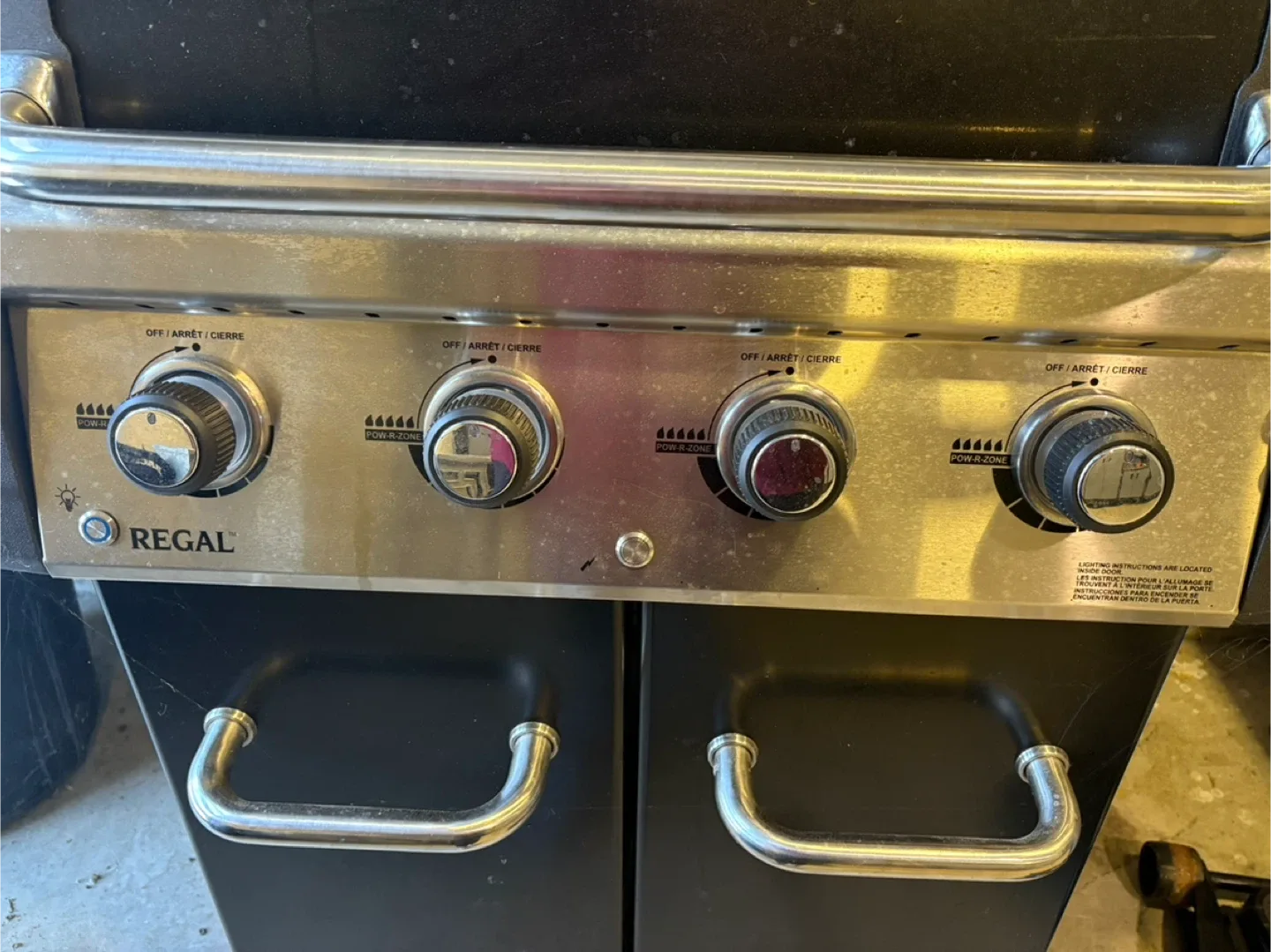 Broil King Regal PropaneGrill image indicator(4)