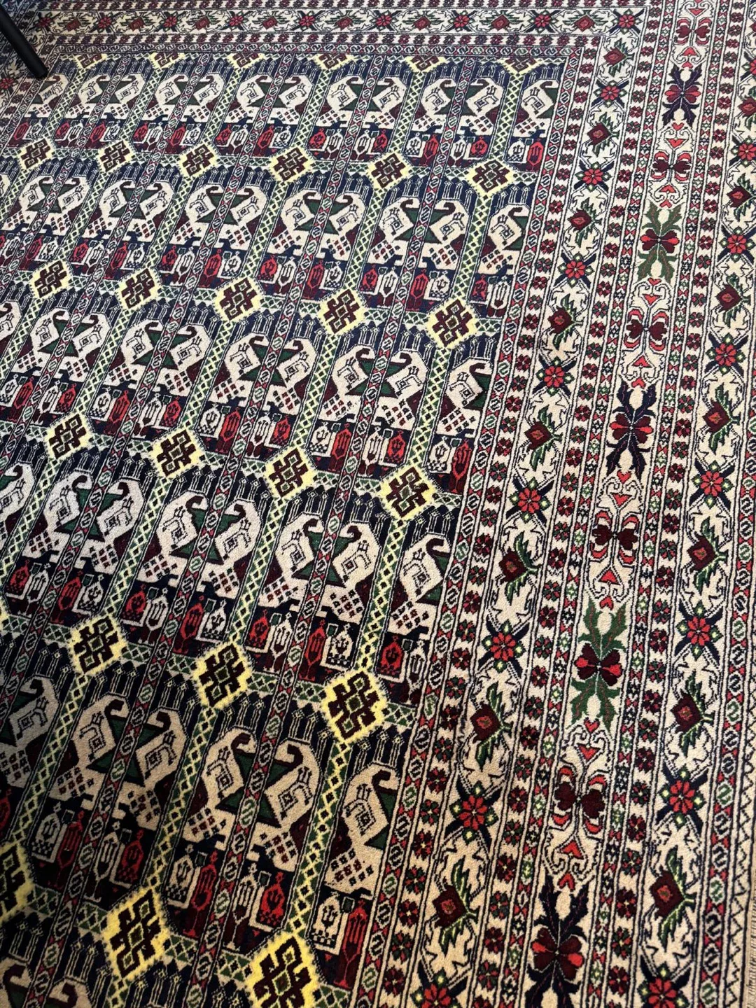 Afghani  Rug image indicator(2)