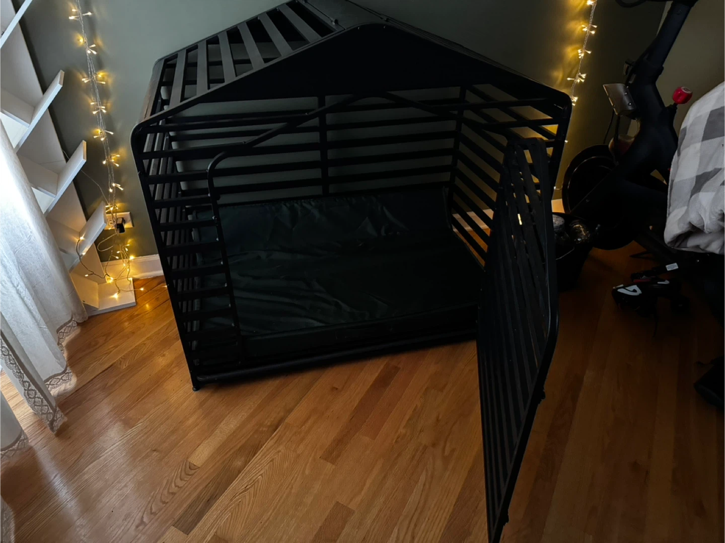 SONGMICS HOME Dog Kennel - Like New!