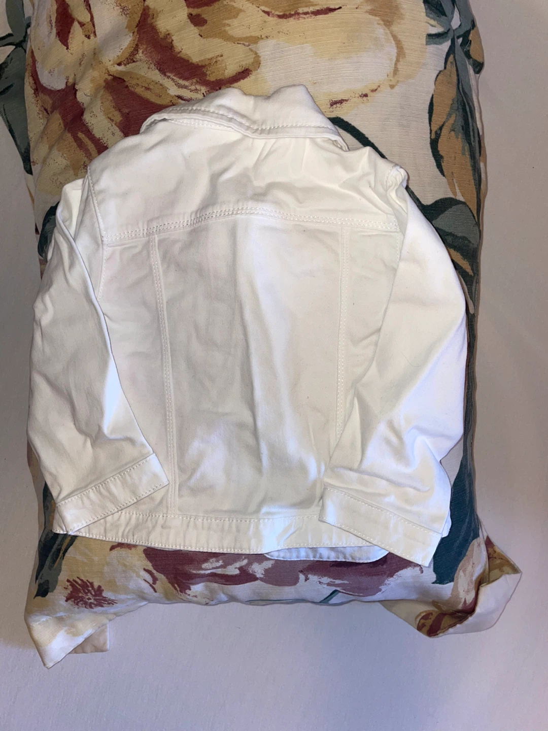 White soft stretchy denim jacket. Girl size 18-24 - photo 3