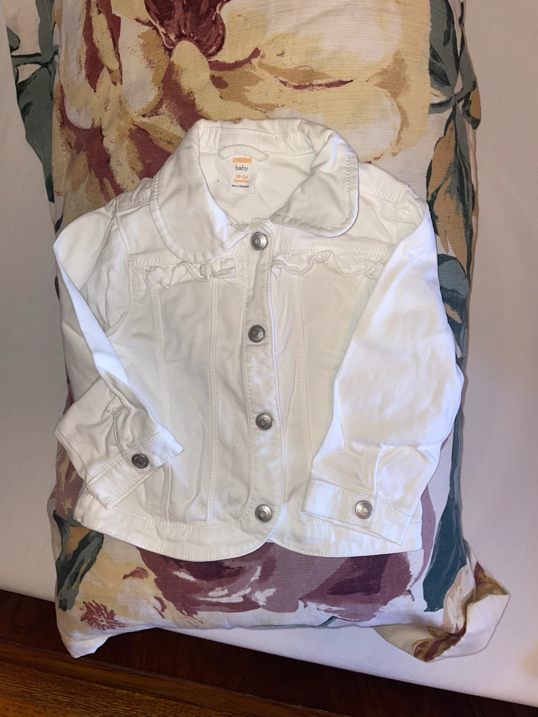 White soft stretchy denim jacket. Girl size 18-24