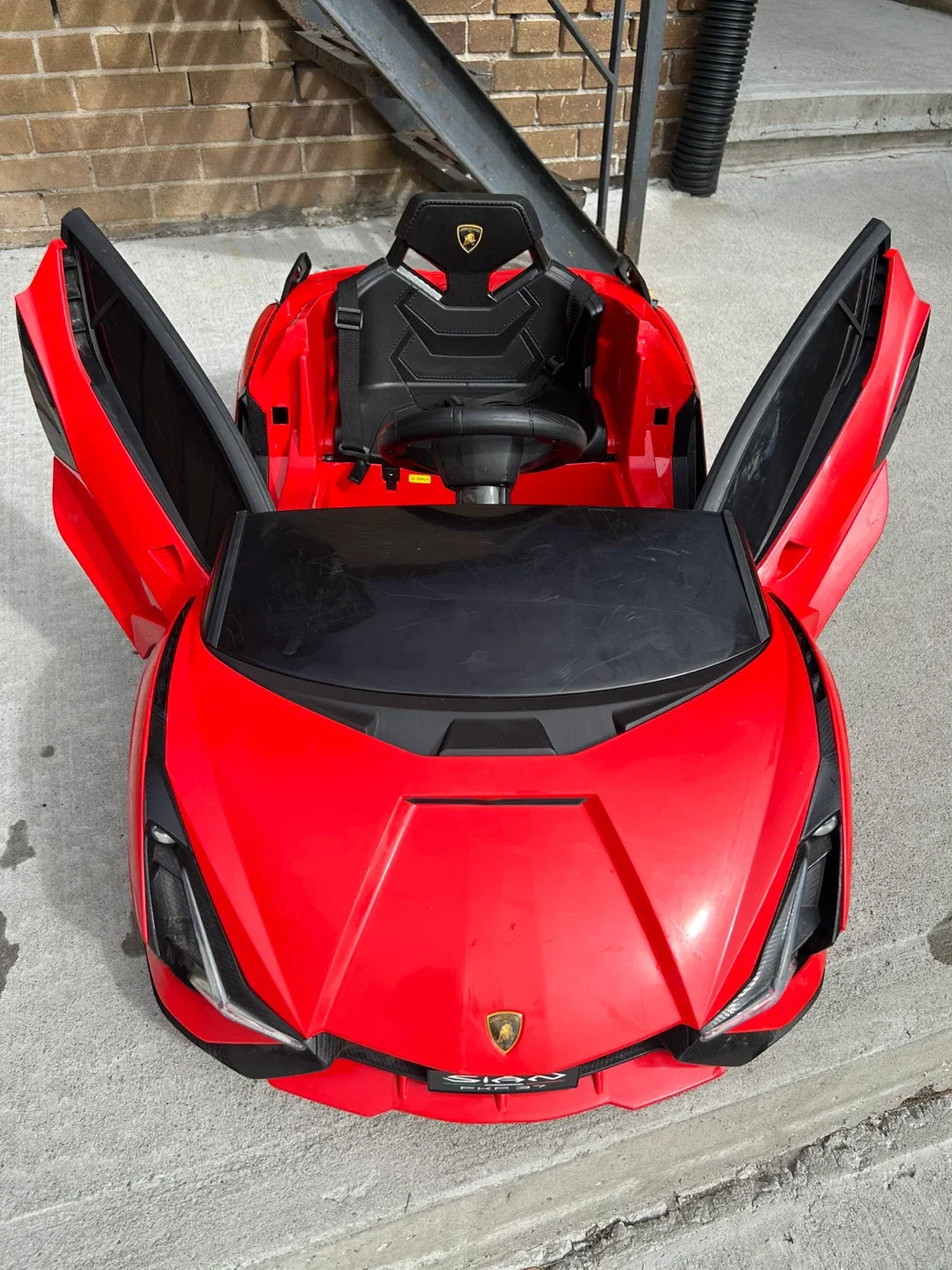 Red Lamborghini Sián Kids Ride-On Car image indicator(3)