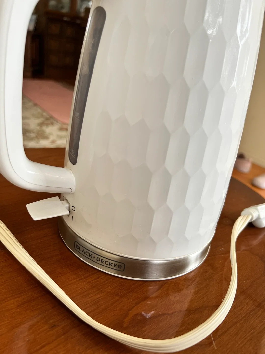 Black+Decker 1.7L White Kettle image indicator(6)