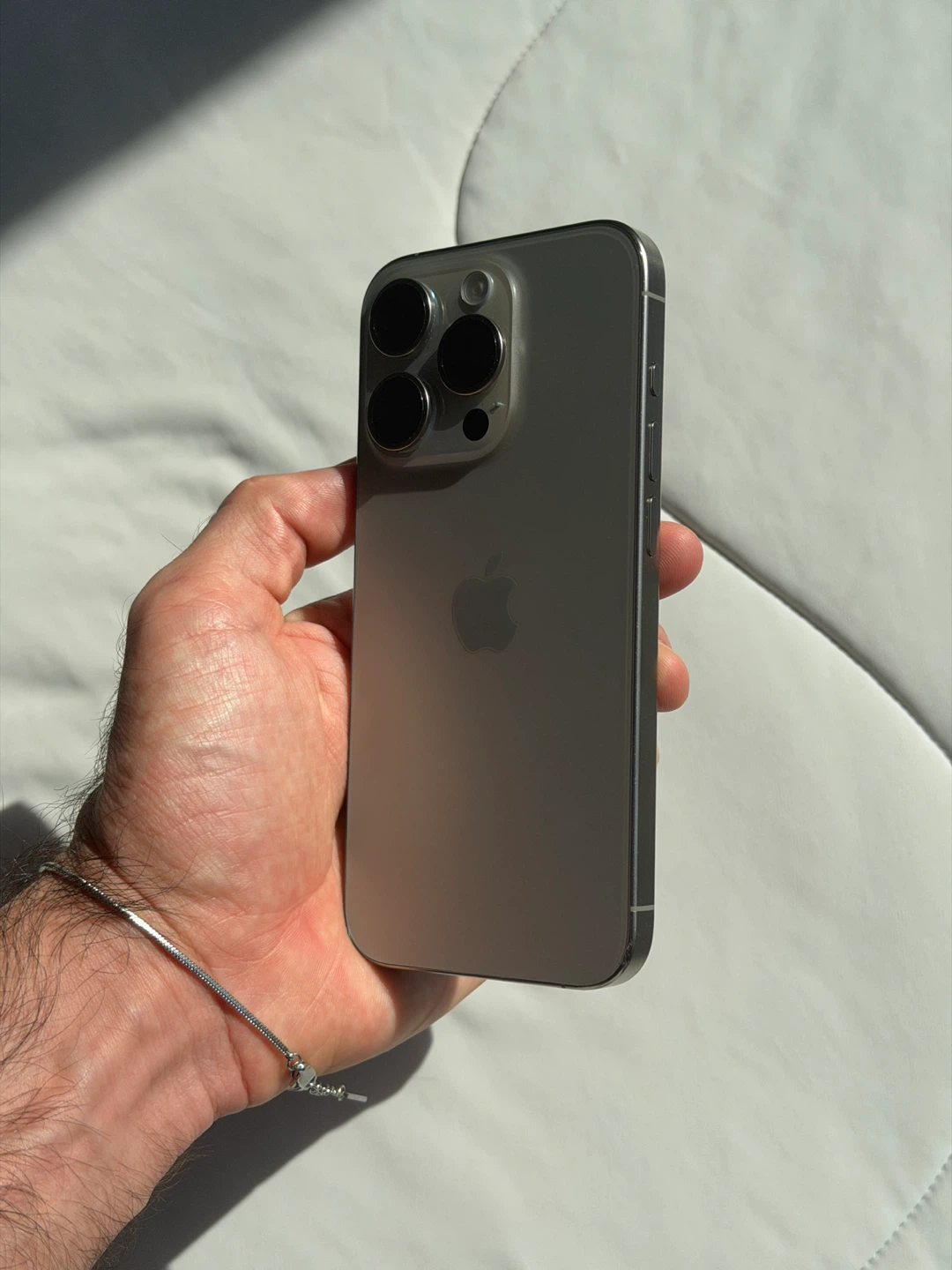 iPhone 15 Pro - 128GB - Raw titanium