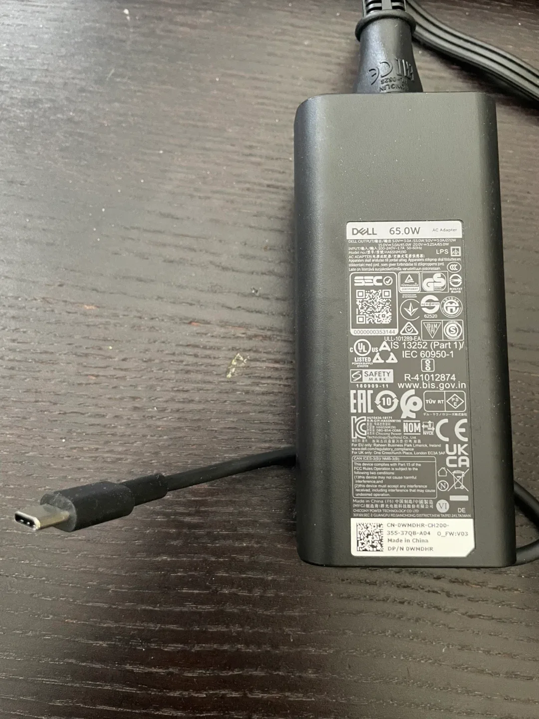 Dell 65.0W AC Adapter thumbnail