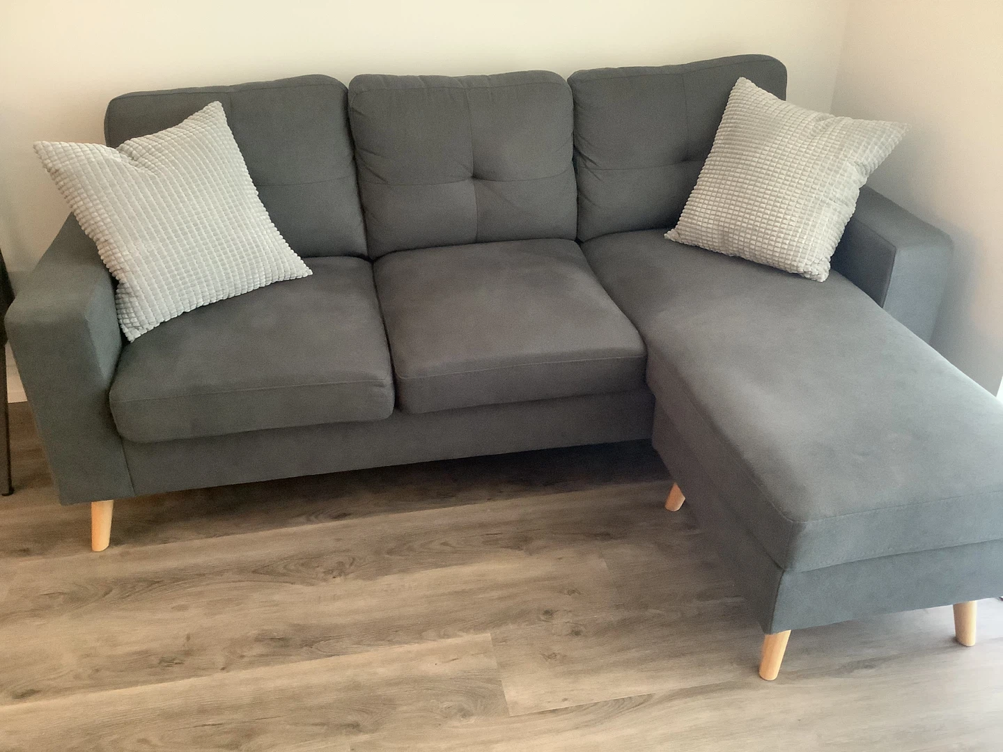 Couch - photo 2