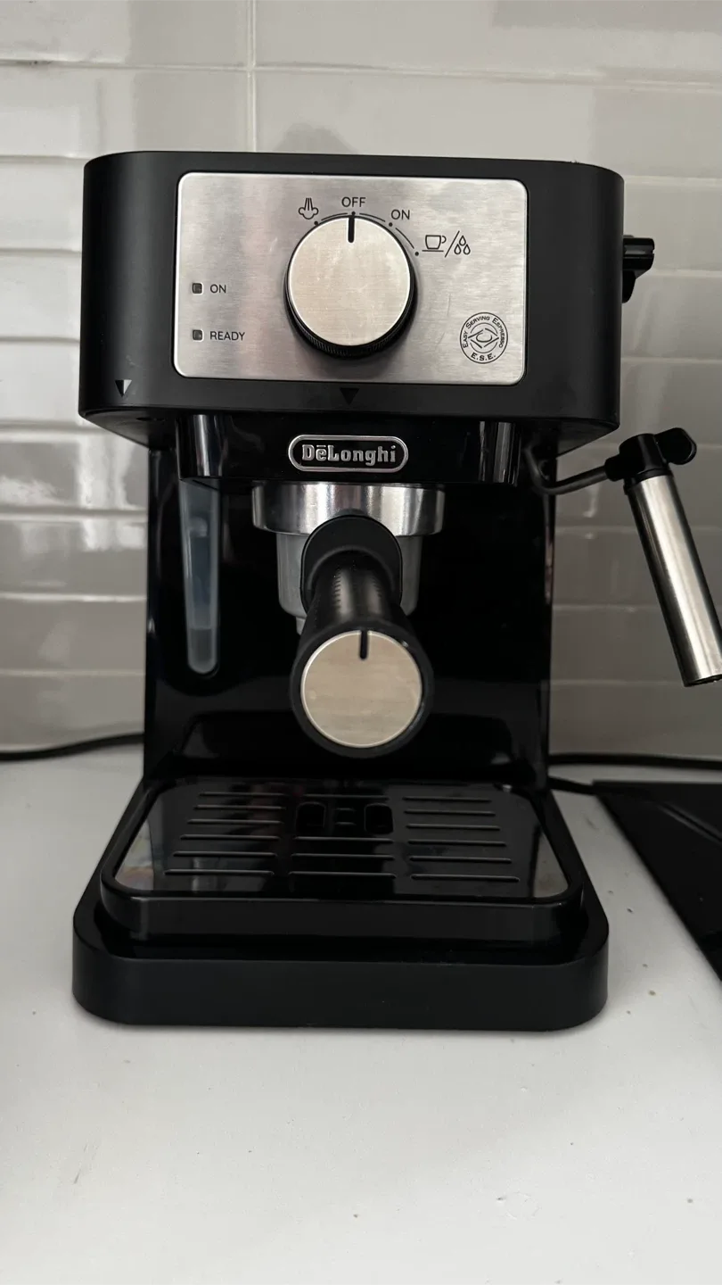 DeLonghi Espresso Machine - Black thumbnail