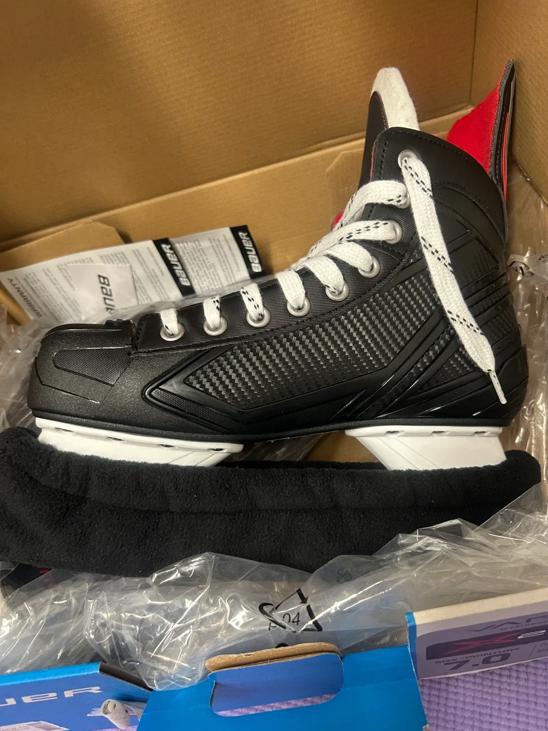 Bauer Vapor X250 Ice Skates - Size 7.0 image indicator(3)