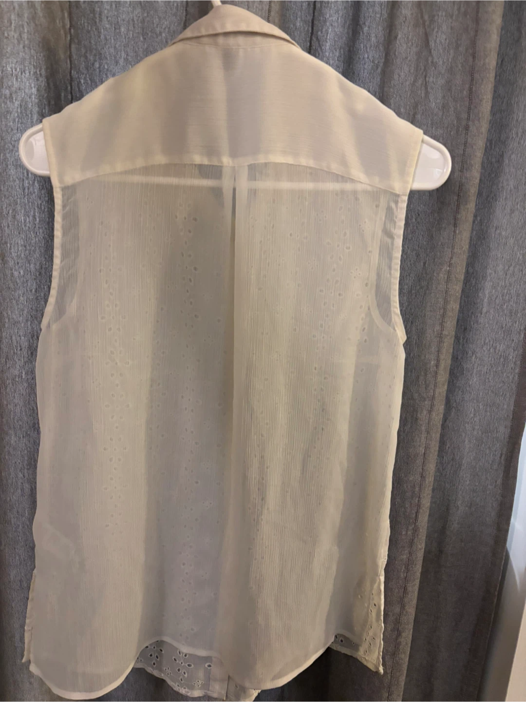 Retro White Sleeveless Blouse - photo 2