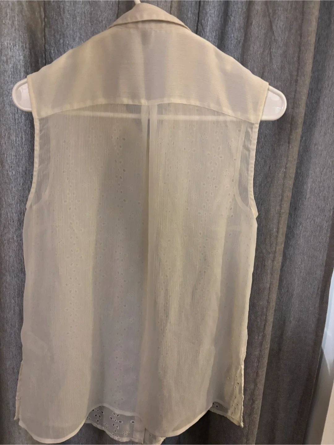 Retro White Sleeveless Blouse image indicator(2)