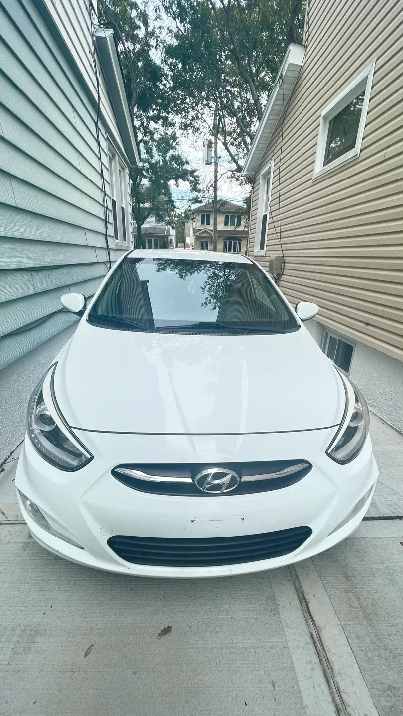 2015 Hyundai Accent Hatchback image indicator(6)