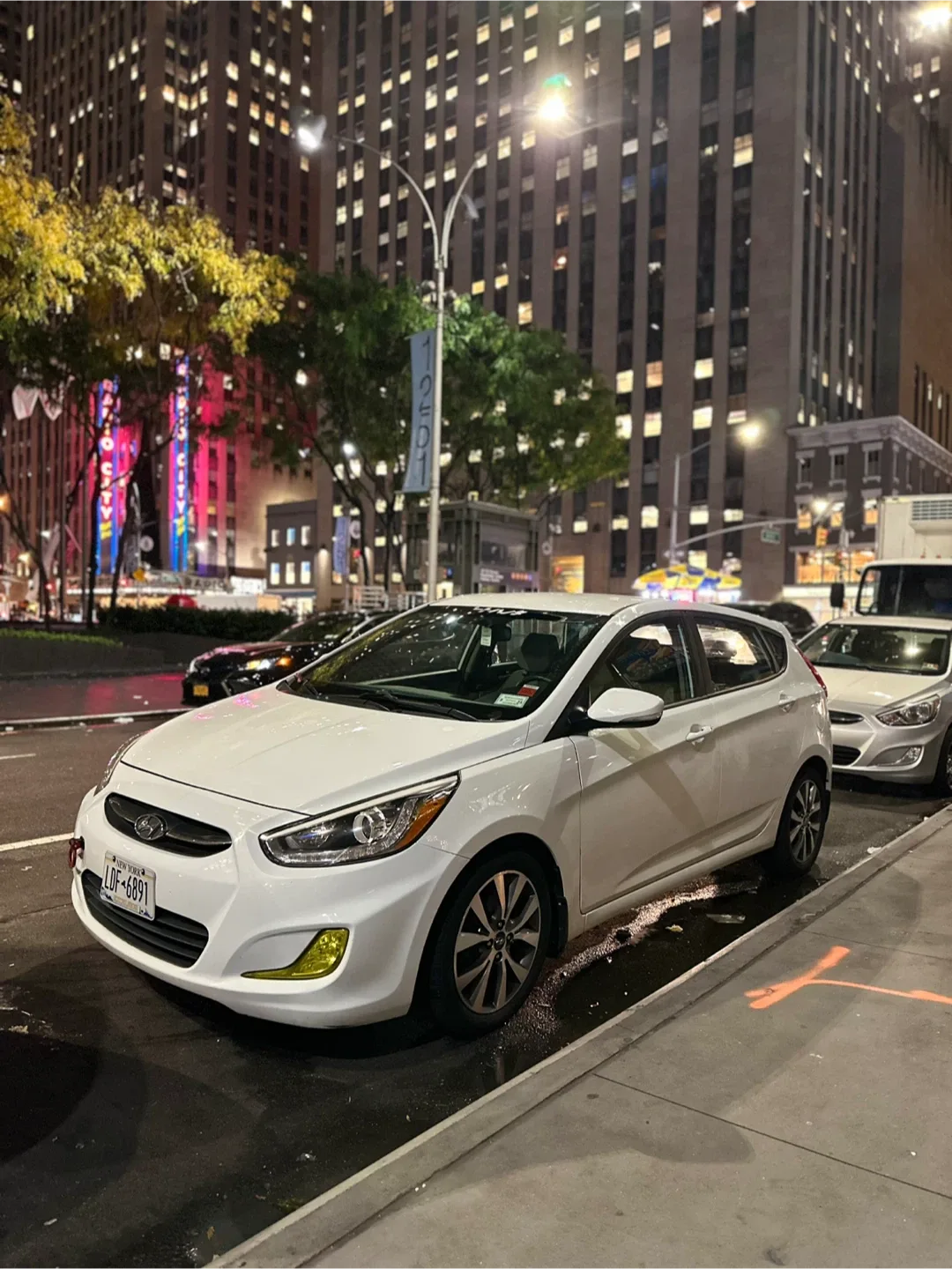 2015 Hyundai Accent Hatchback image indicator(2)