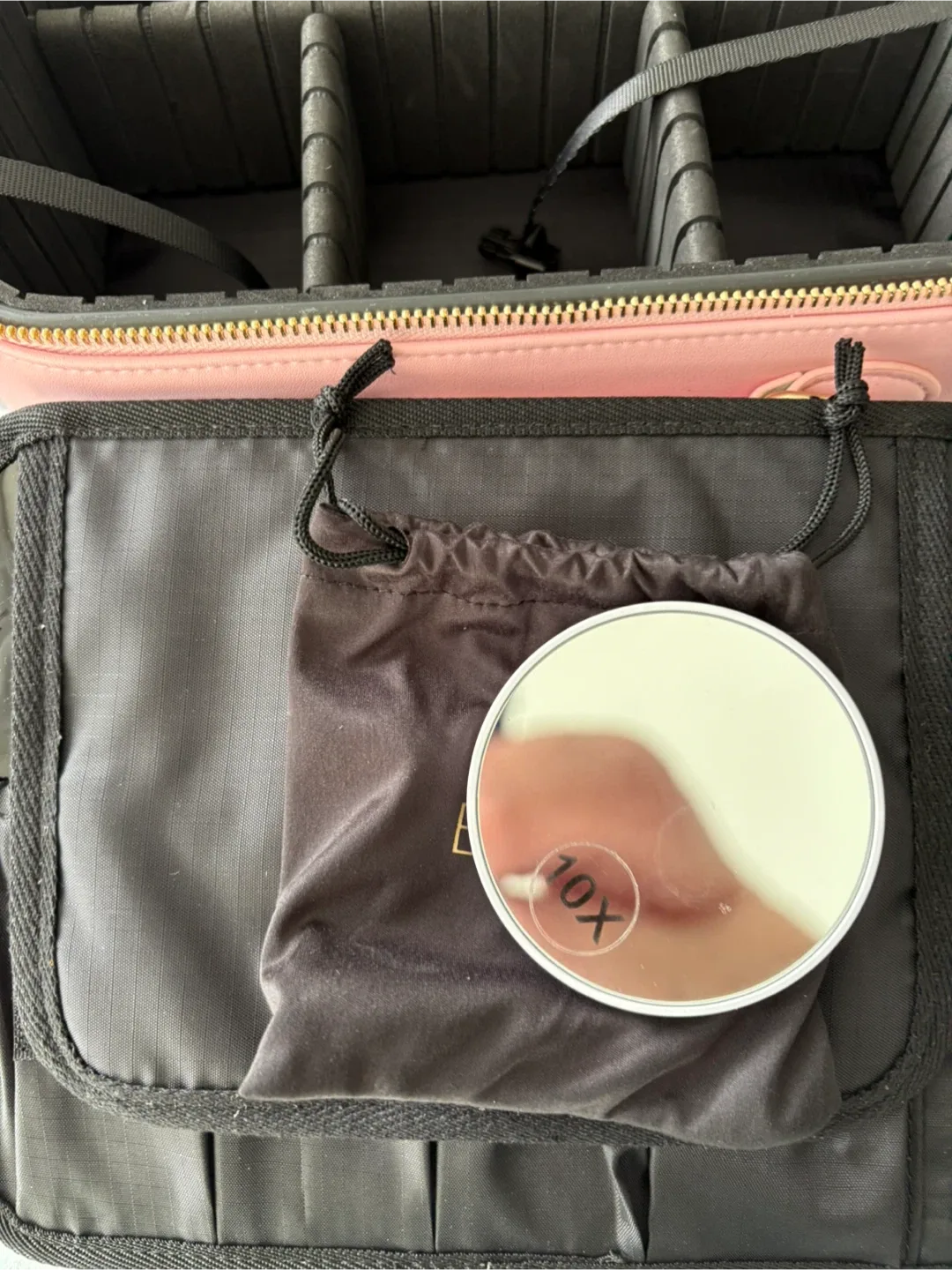 BAREZ LED Makeup Case – Pink image indicator(3)