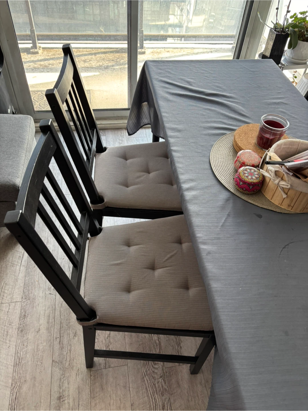IKEA Dining Table/Chairs/4 Seat Cushions/Tablecloth - photo 3