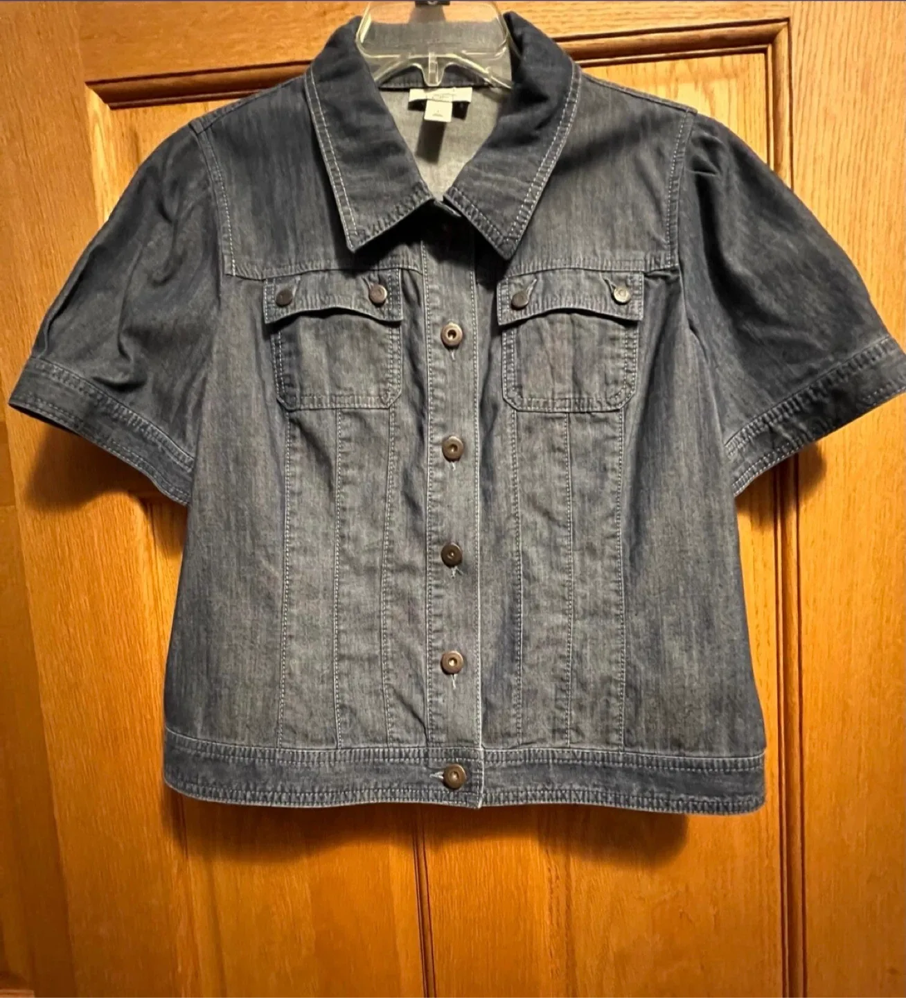 The Loft short sleeve jean shirt - Size Large 🥕