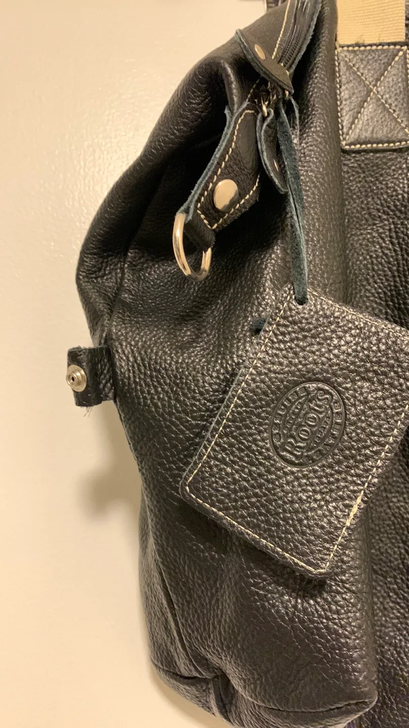 Roots Black Leather Tote Bag image indicator(3)