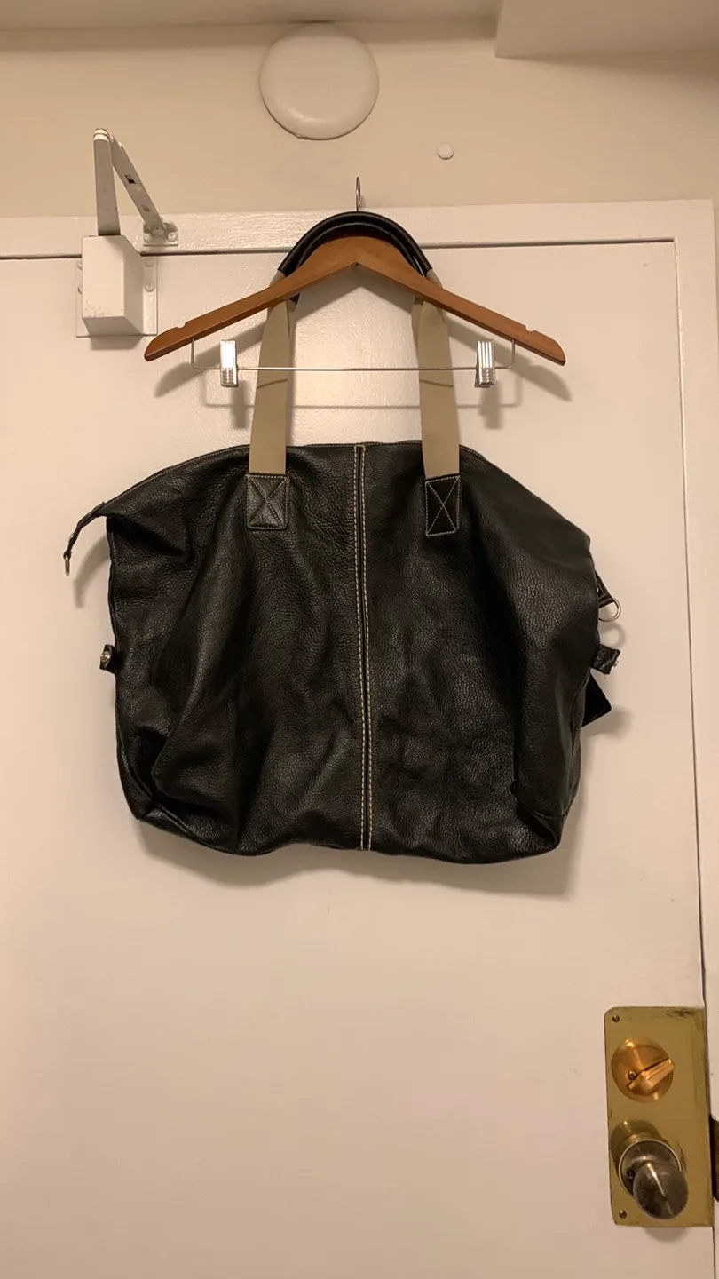 Roots Black Leather Tote Bag image indicator(7)