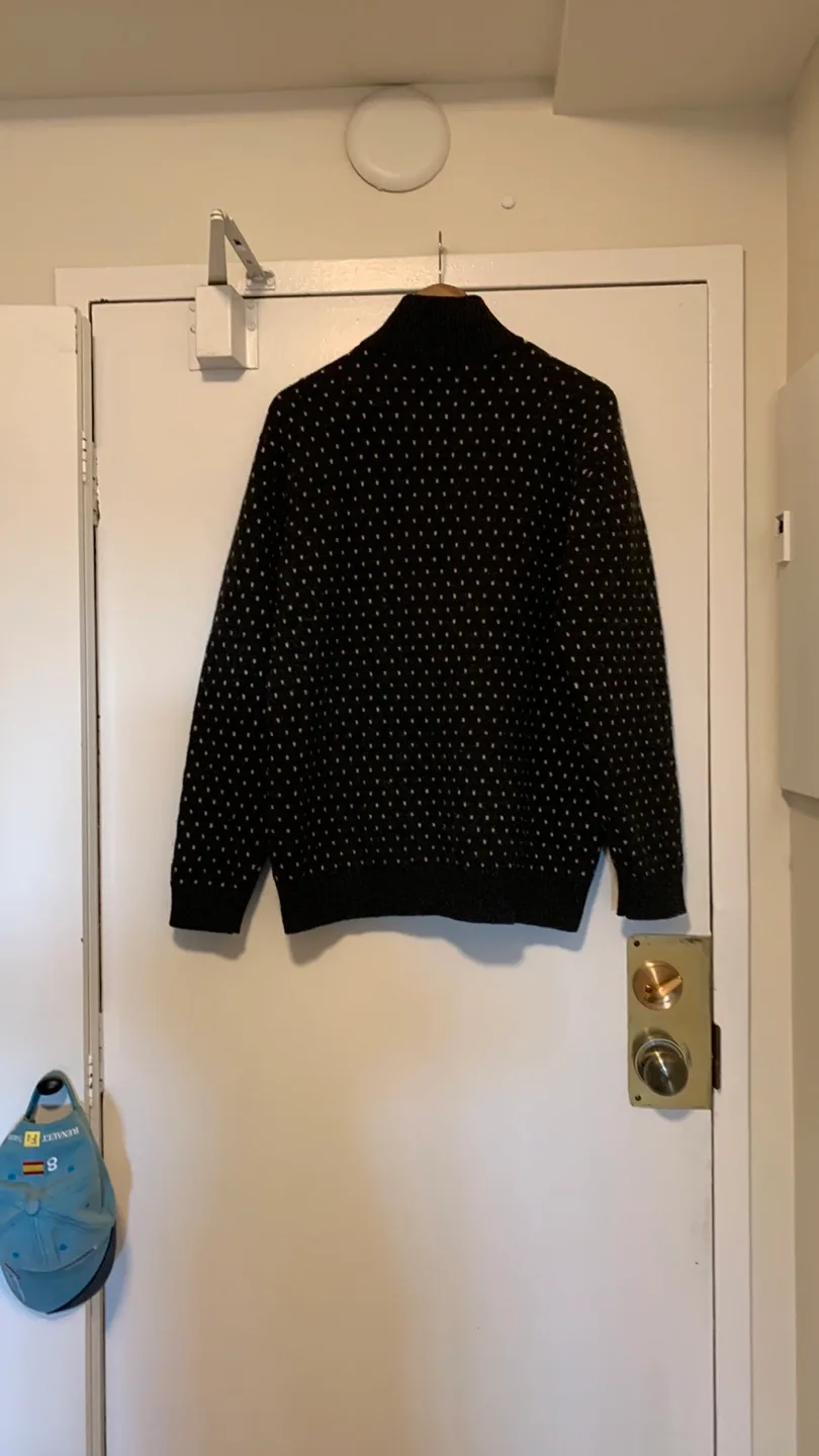 Dale of Norway look Mens sweater size large Wool Sweater image indicator(2)