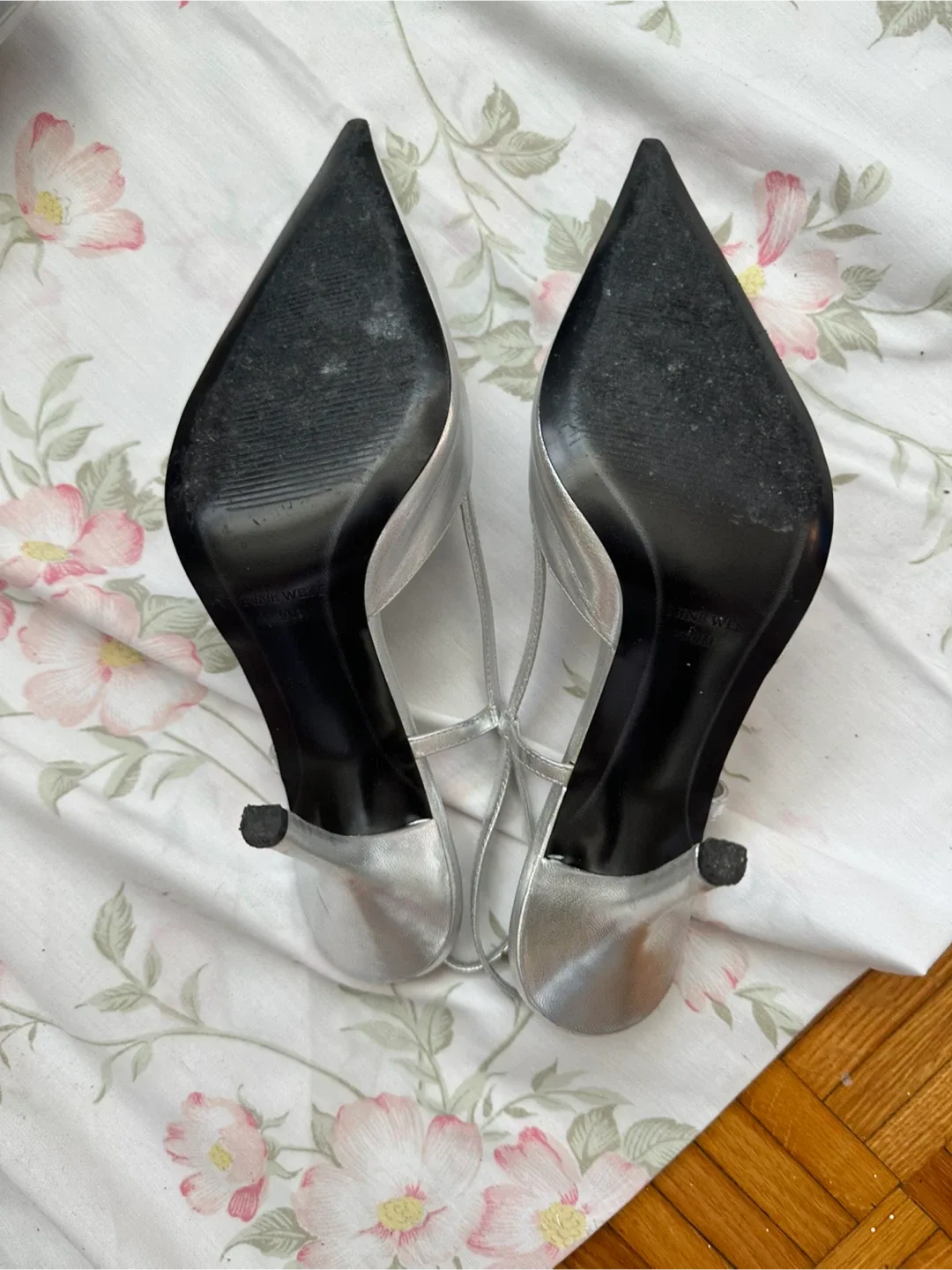 Nine West Silver Heels, Size 7 image indicator(3)