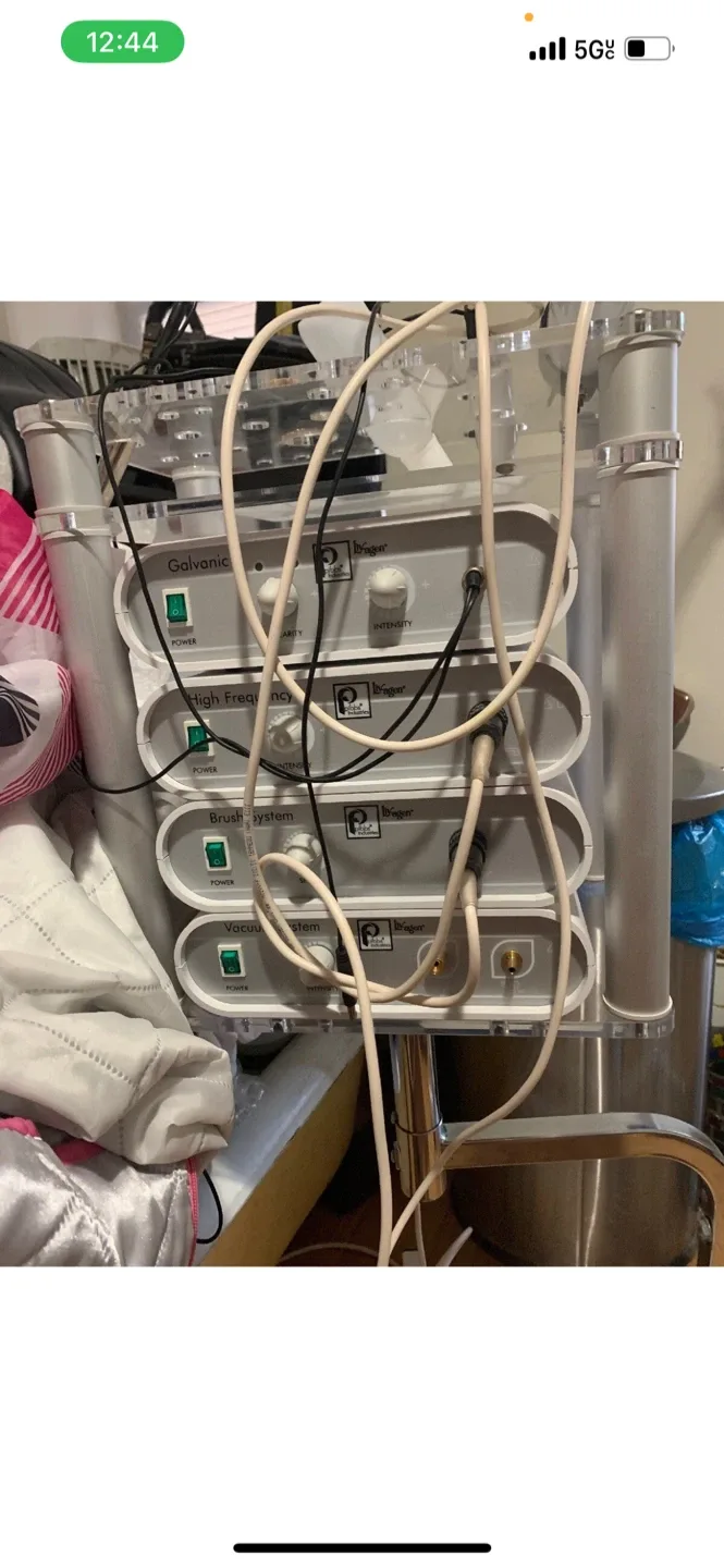 The Pibbs 2505 Skin Care System is Made in the ITALY image indicator(4)