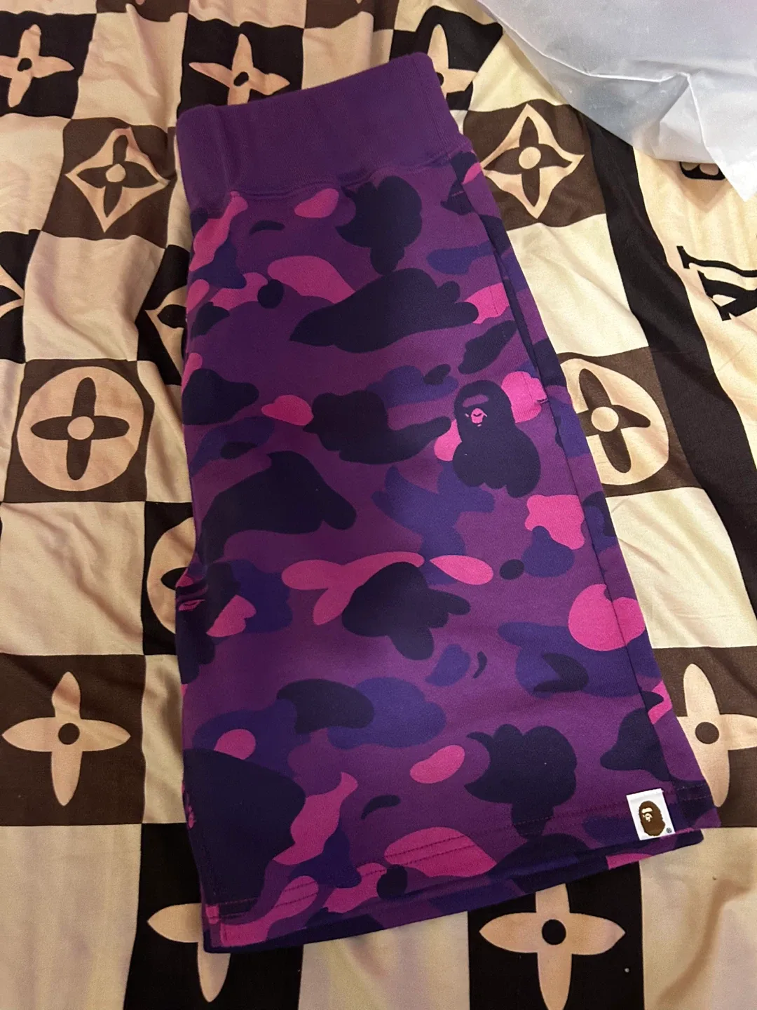 Bape shorts image indicator(3)