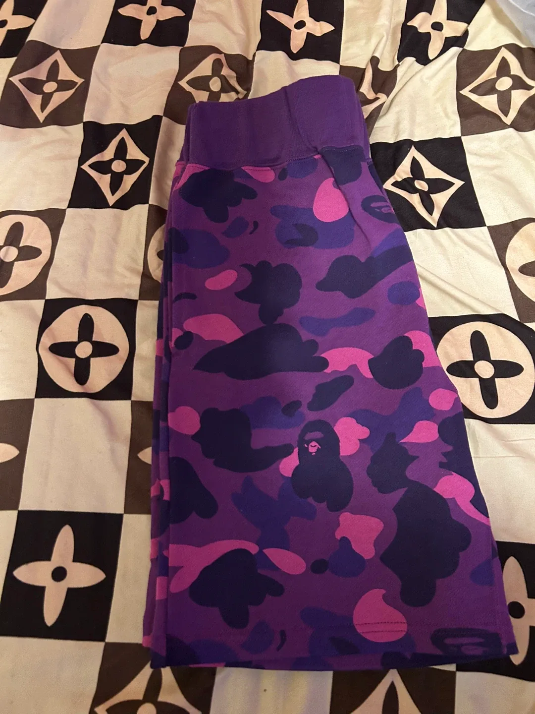 Bape shorts image indicator(6)