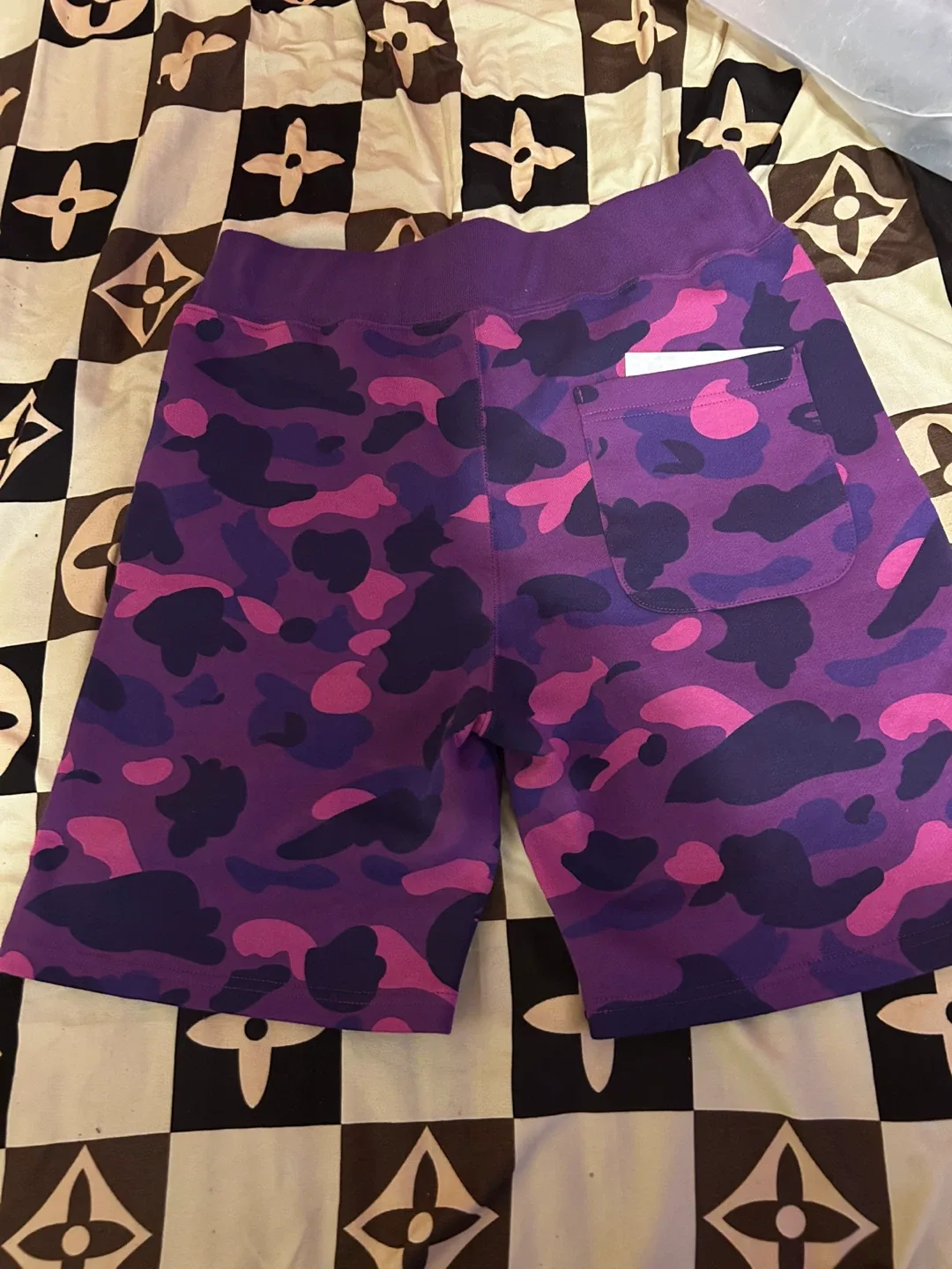 Bape shorts image indicator(5)