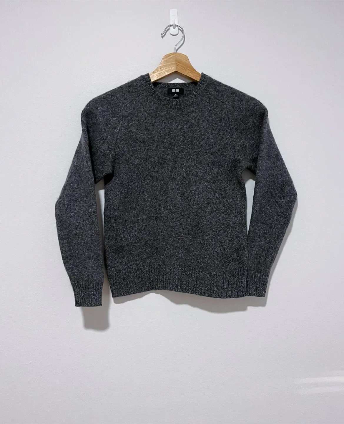 New Women’s Uniqlo Wool Sweater - Size XS thumbnail