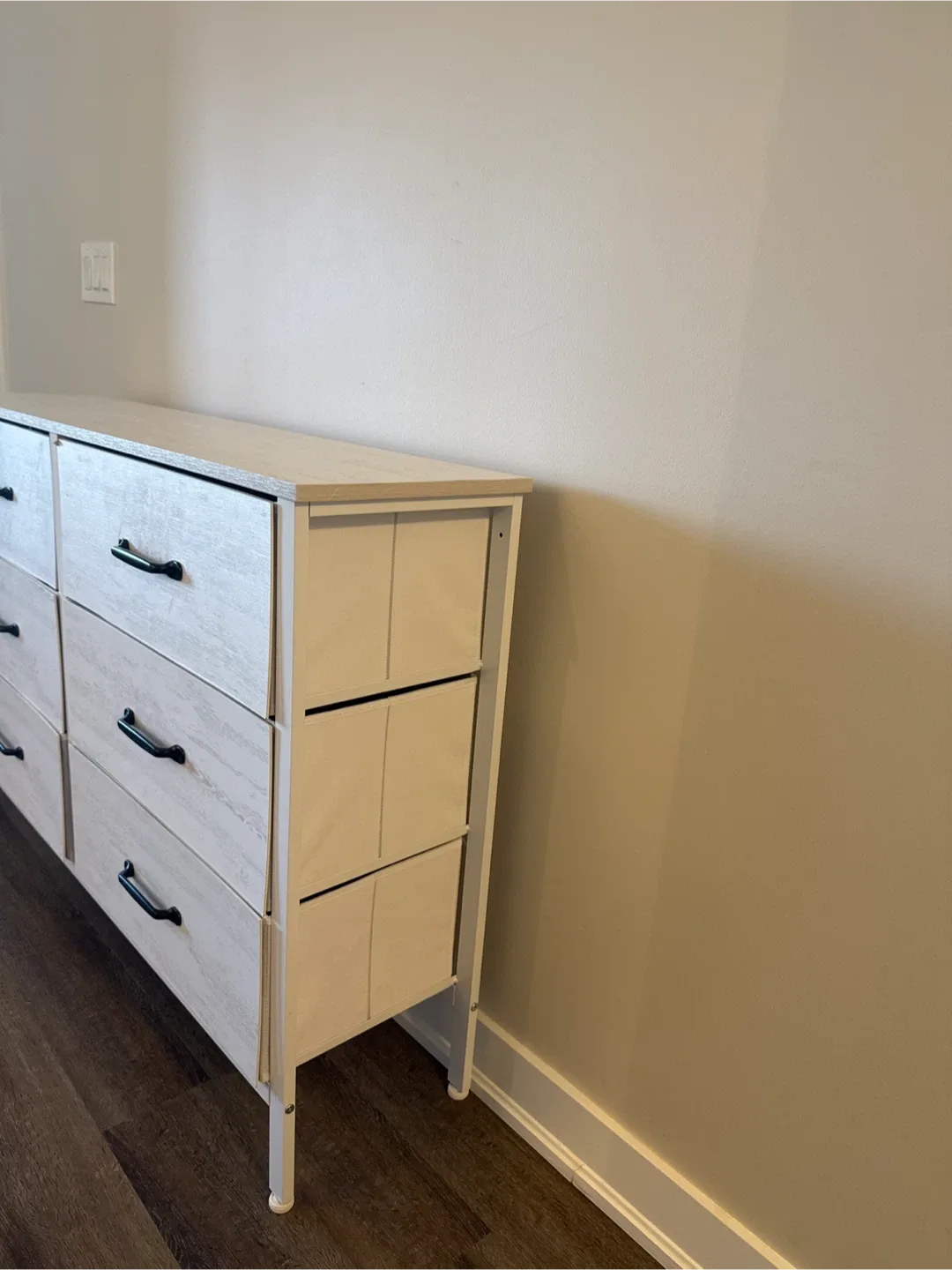 White 6-Drawer Dresser image indicator(3)