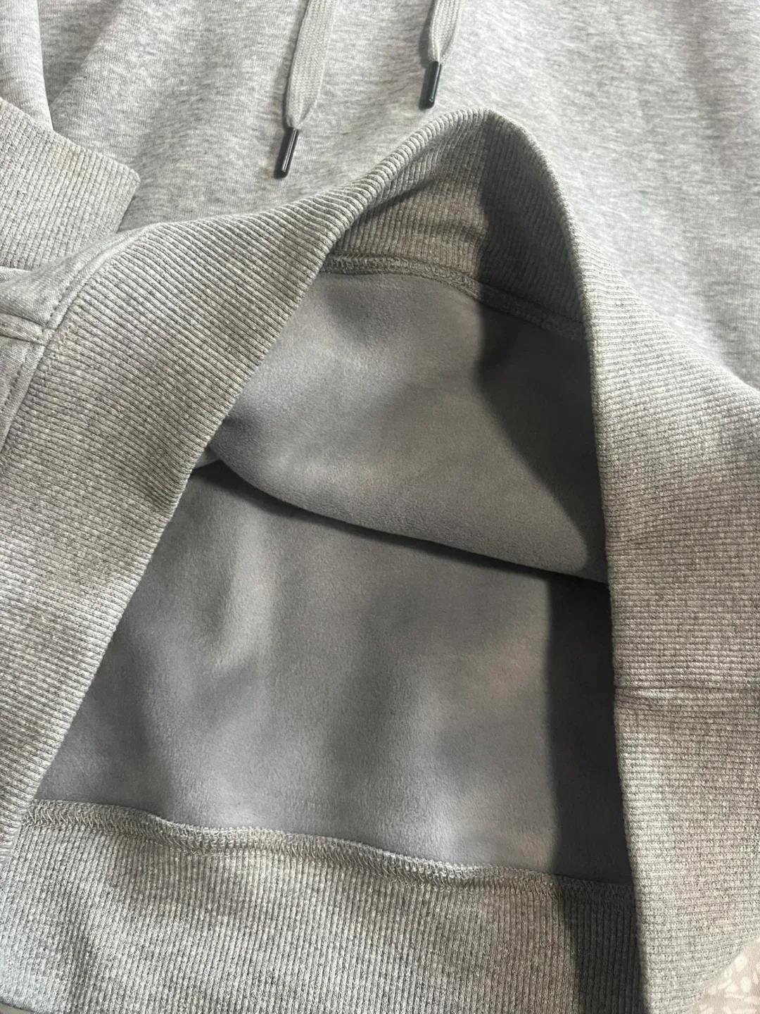Grey Dior hoodie image indicator(2)