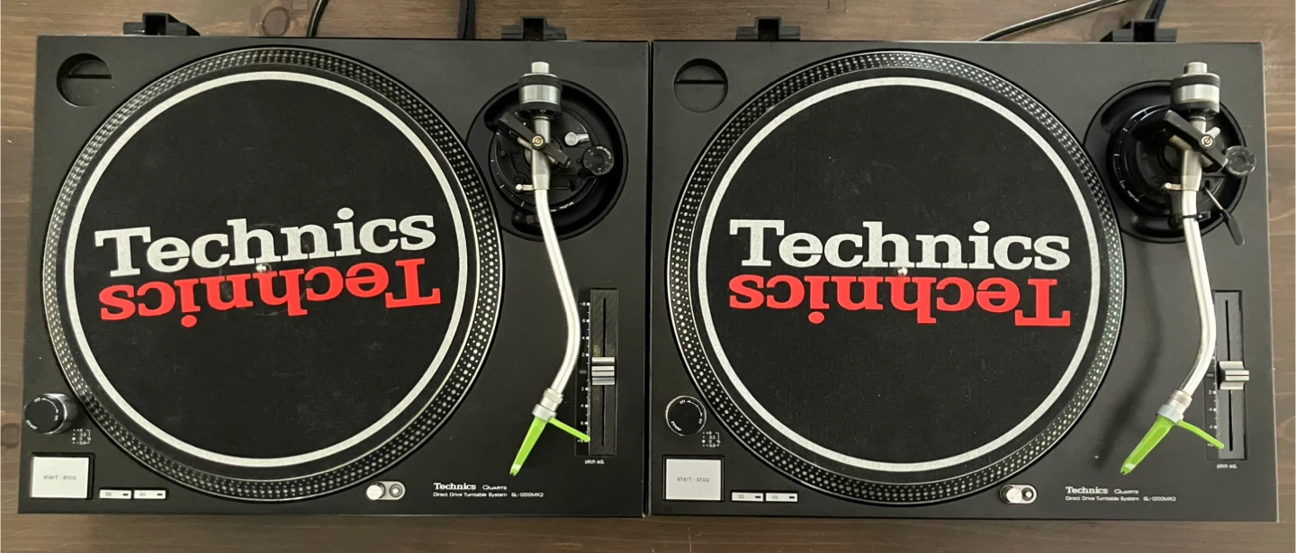 2 Technics SL-1200MK2 - photo 2