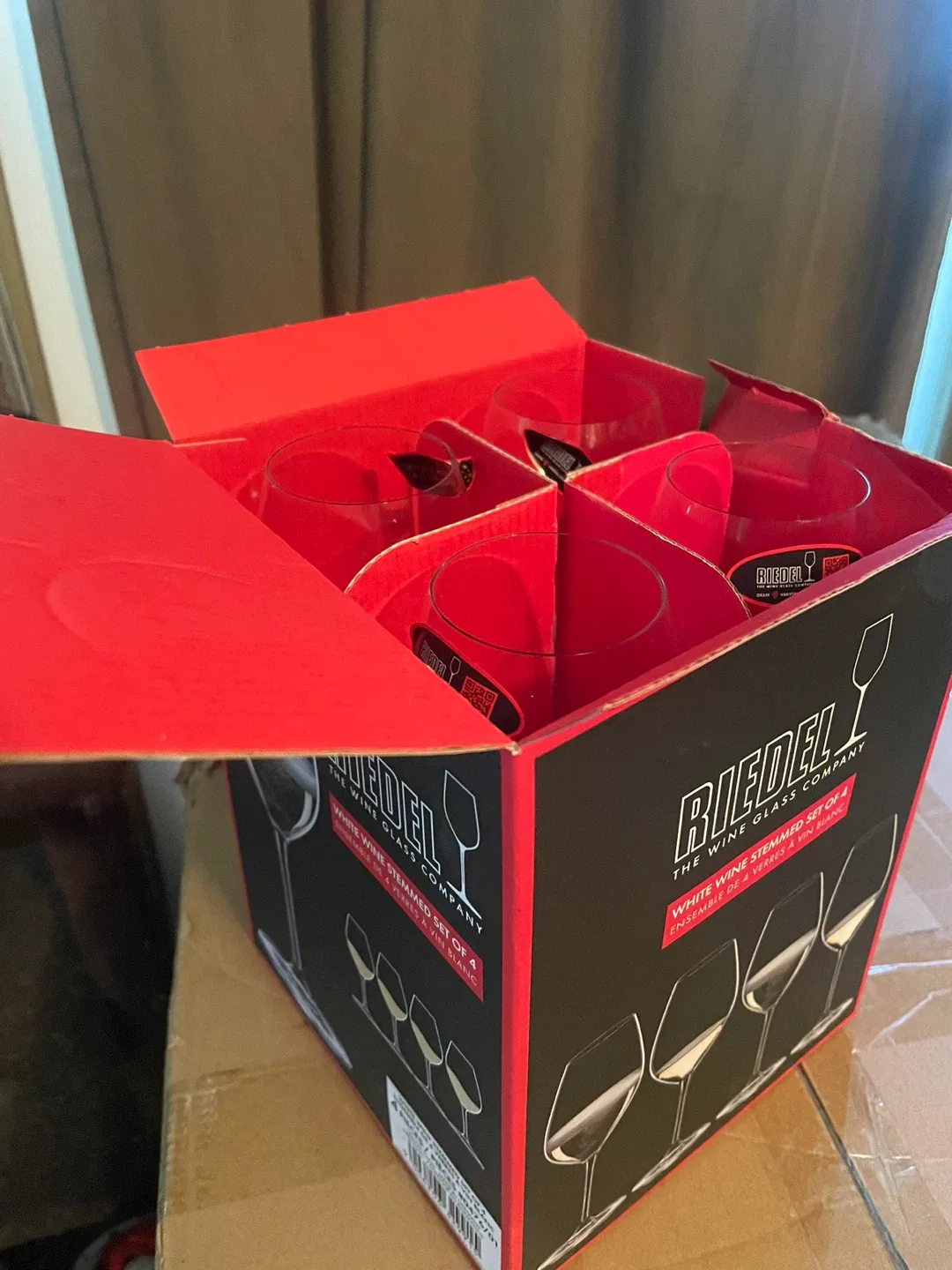 Riedel White Wine Stemmed Set of 4 Glasses image indicator(3)