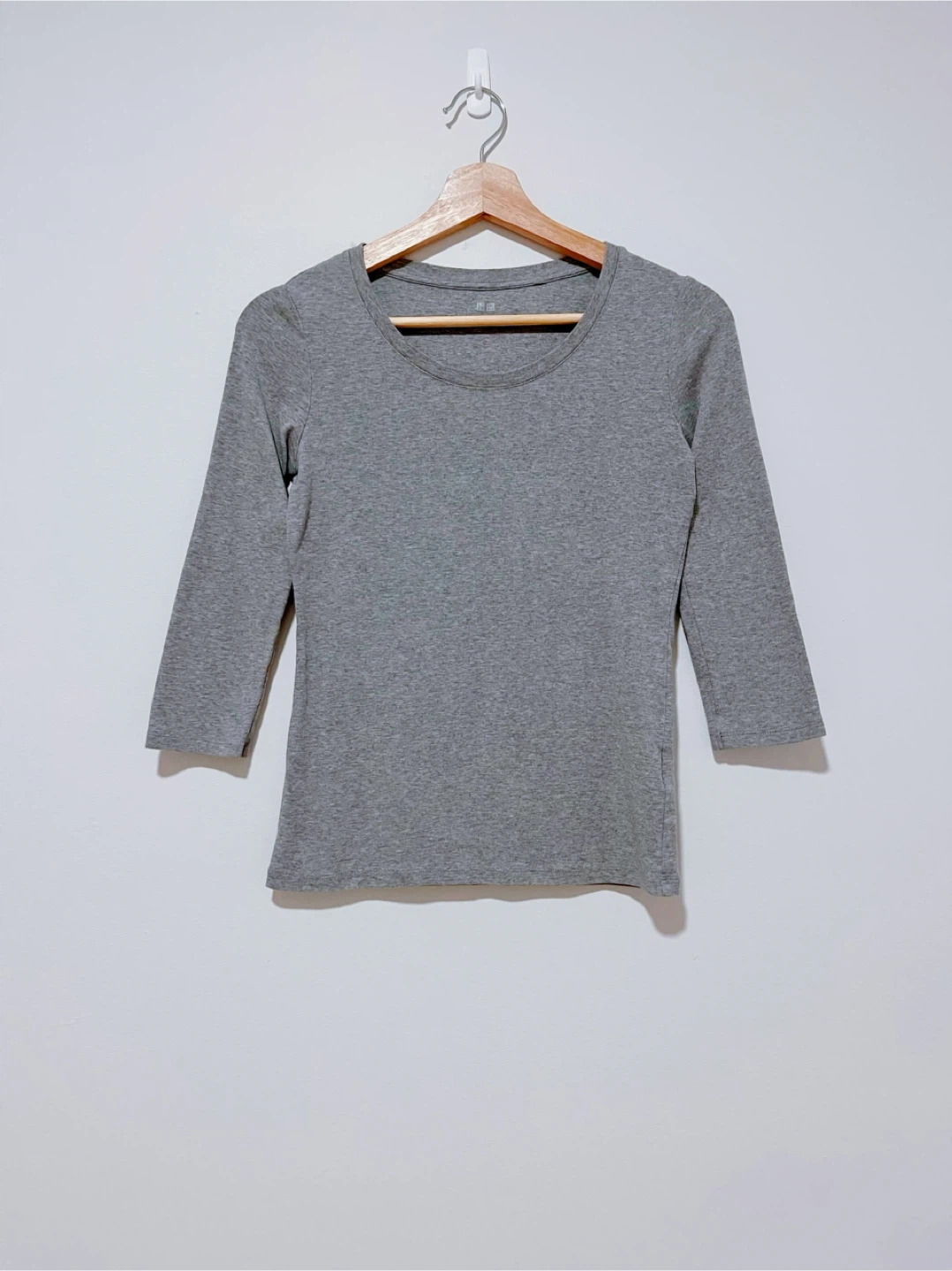 Women’s Uniqlo Grey 3/4 Sleeve Top - Size S