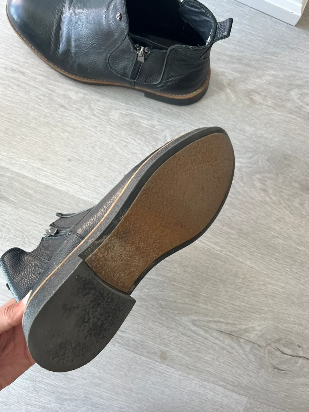 Kemal Tanca Black Leather Chelsea Boots image indicator(5)