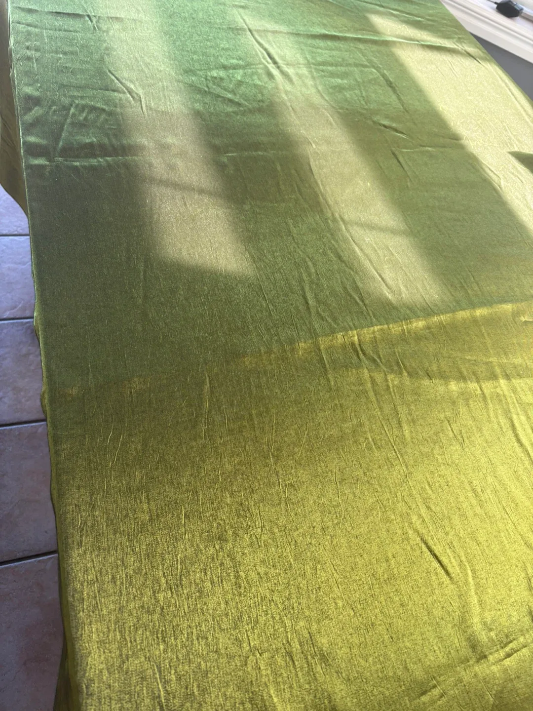 Oliva Green Tablecloth image indicator(4)