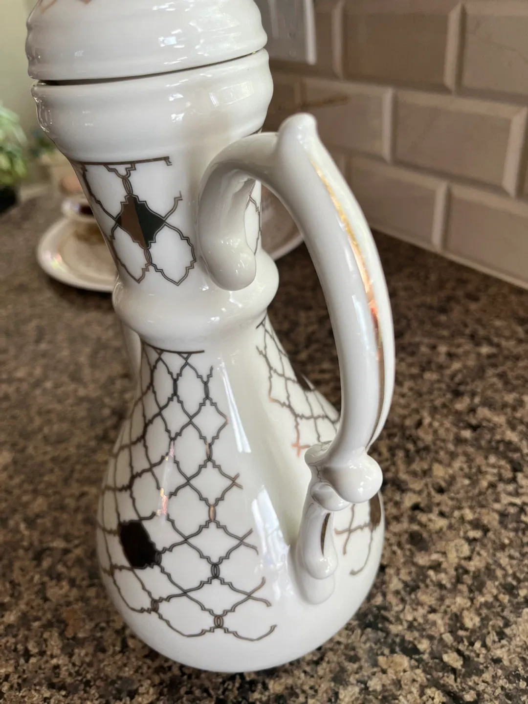 Serving White and Gold Teapot - Tea/Coffee image indicator(4)